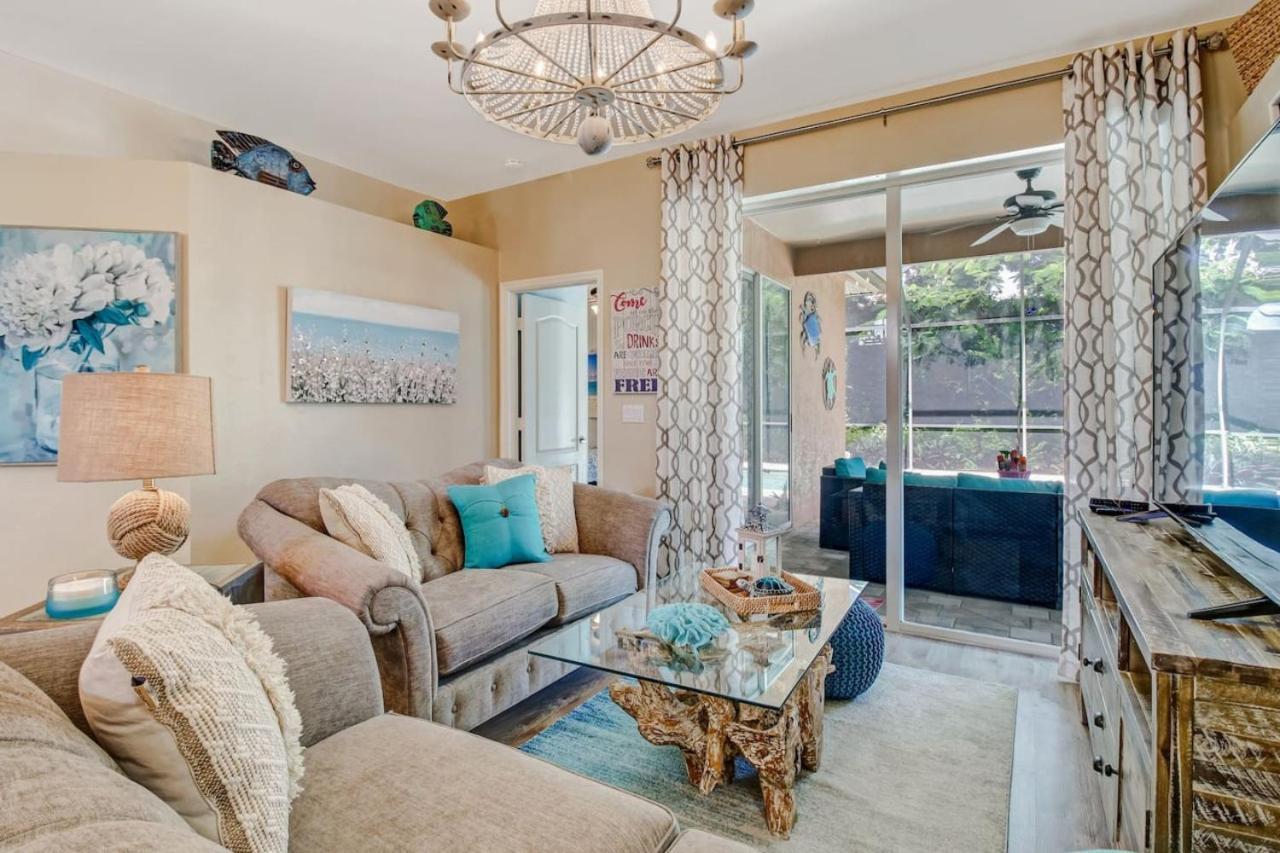 Holiday home 5 Star Florida Living. Stylish And Tranquil Pool