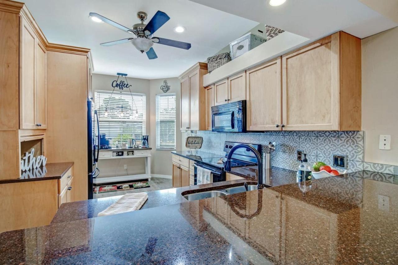 5 Star Florida Living. Stylish And Tranquil Pool Naples