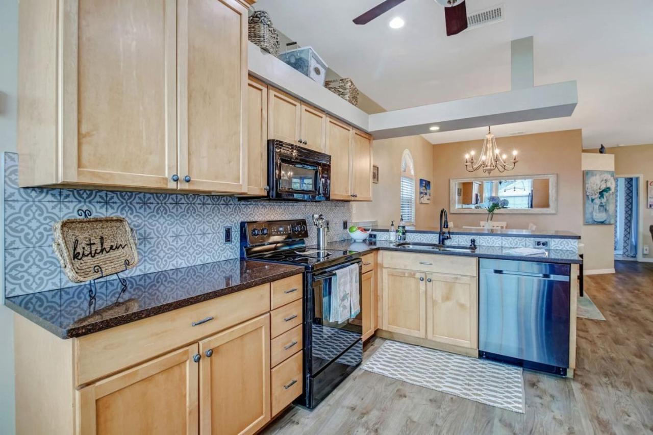 5 Star Florida Living. Stylish And Tranquil Pool * Naples