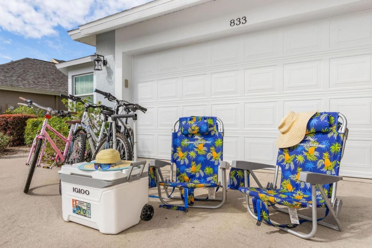 5 Star Florida Living. Stylish And Tranquil Pool Holiday home *