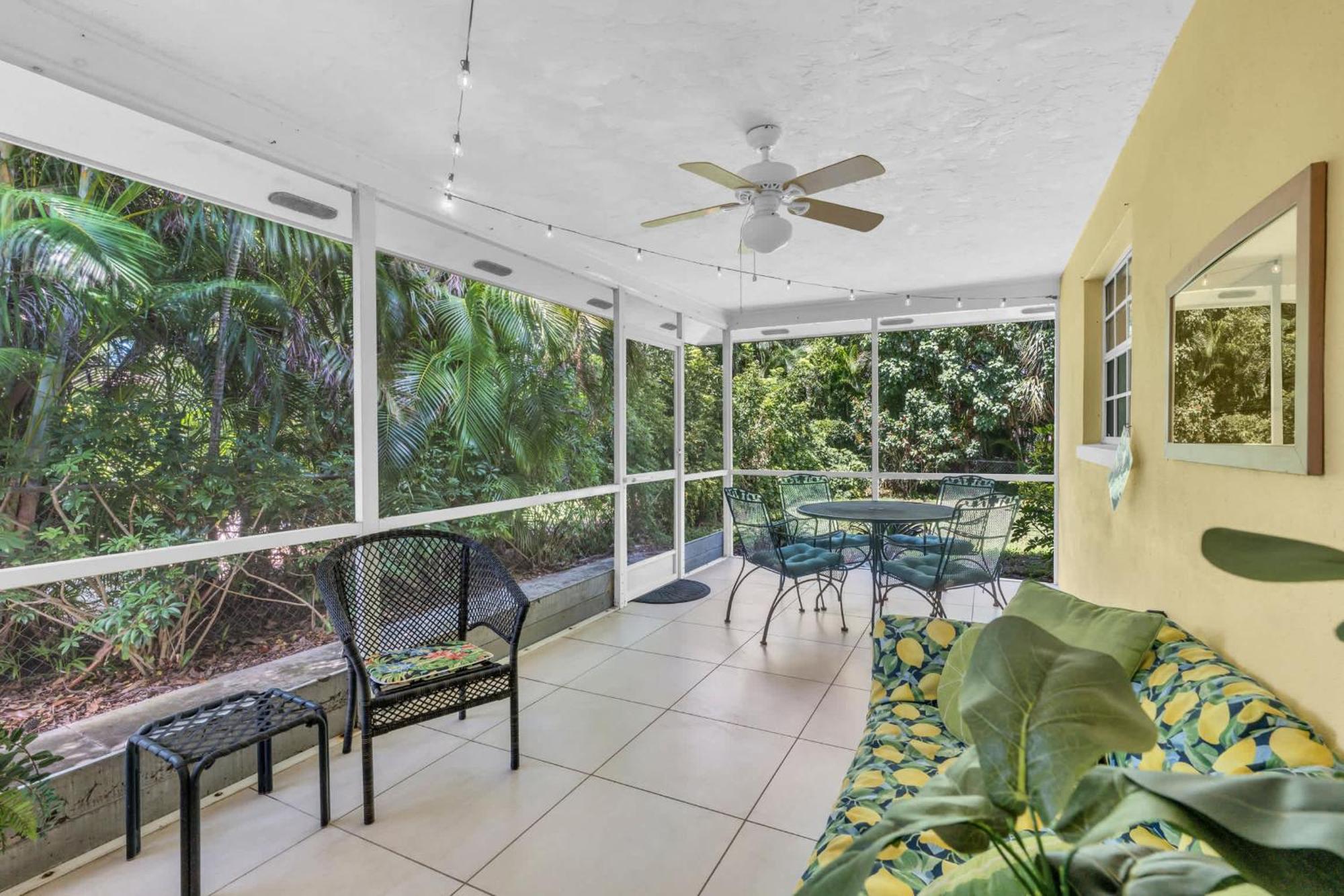 Beautiful Park -only 1 Mile To Vanderbilt North Holiday home *