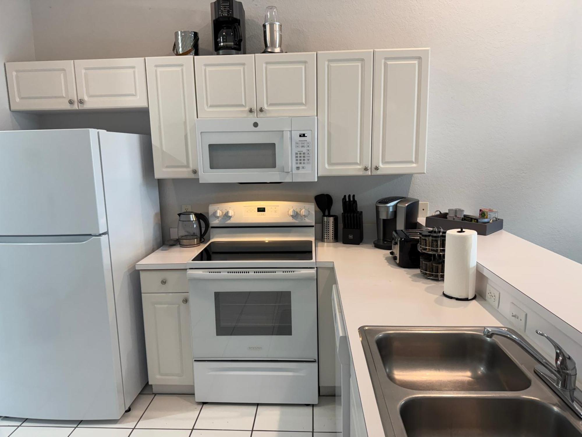 Spacious 2 Bedroom Lely Fl Naples