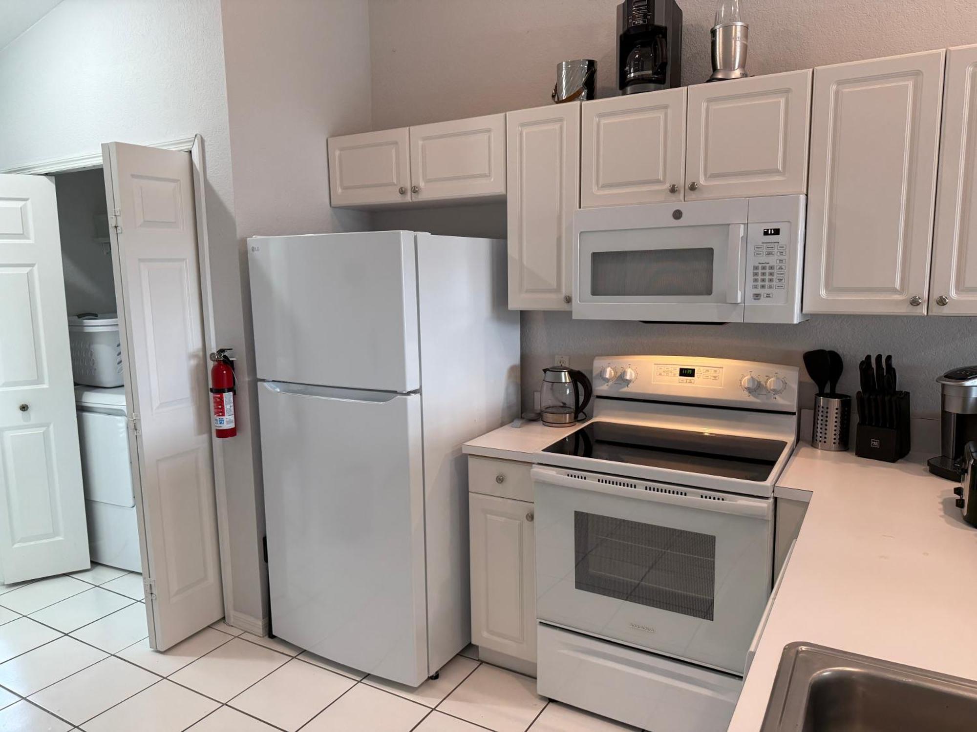 Spacious 2 Bedroom Lely Fl