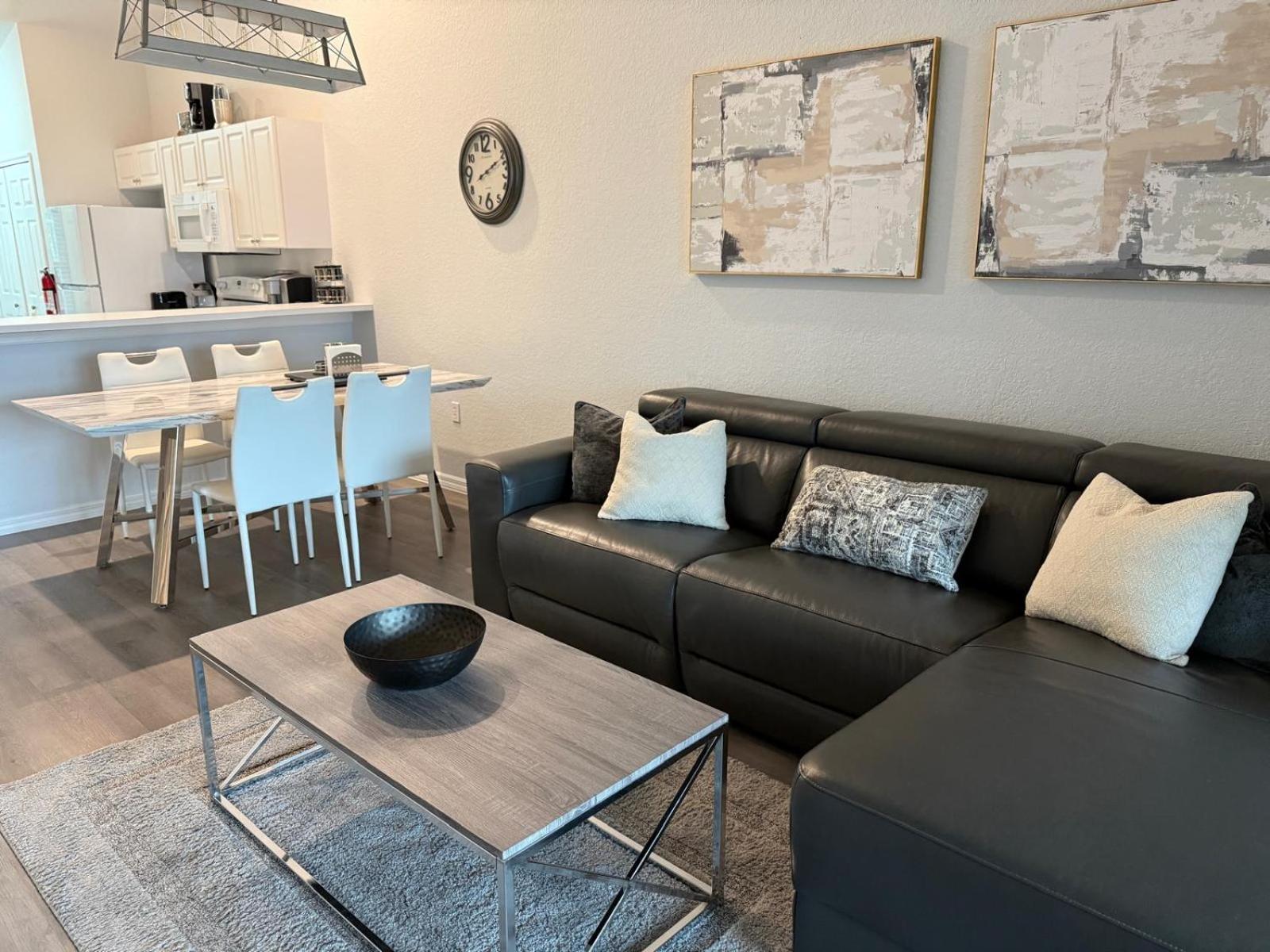 Spacious 2 Bedroom Lely Fl Apartment Naples