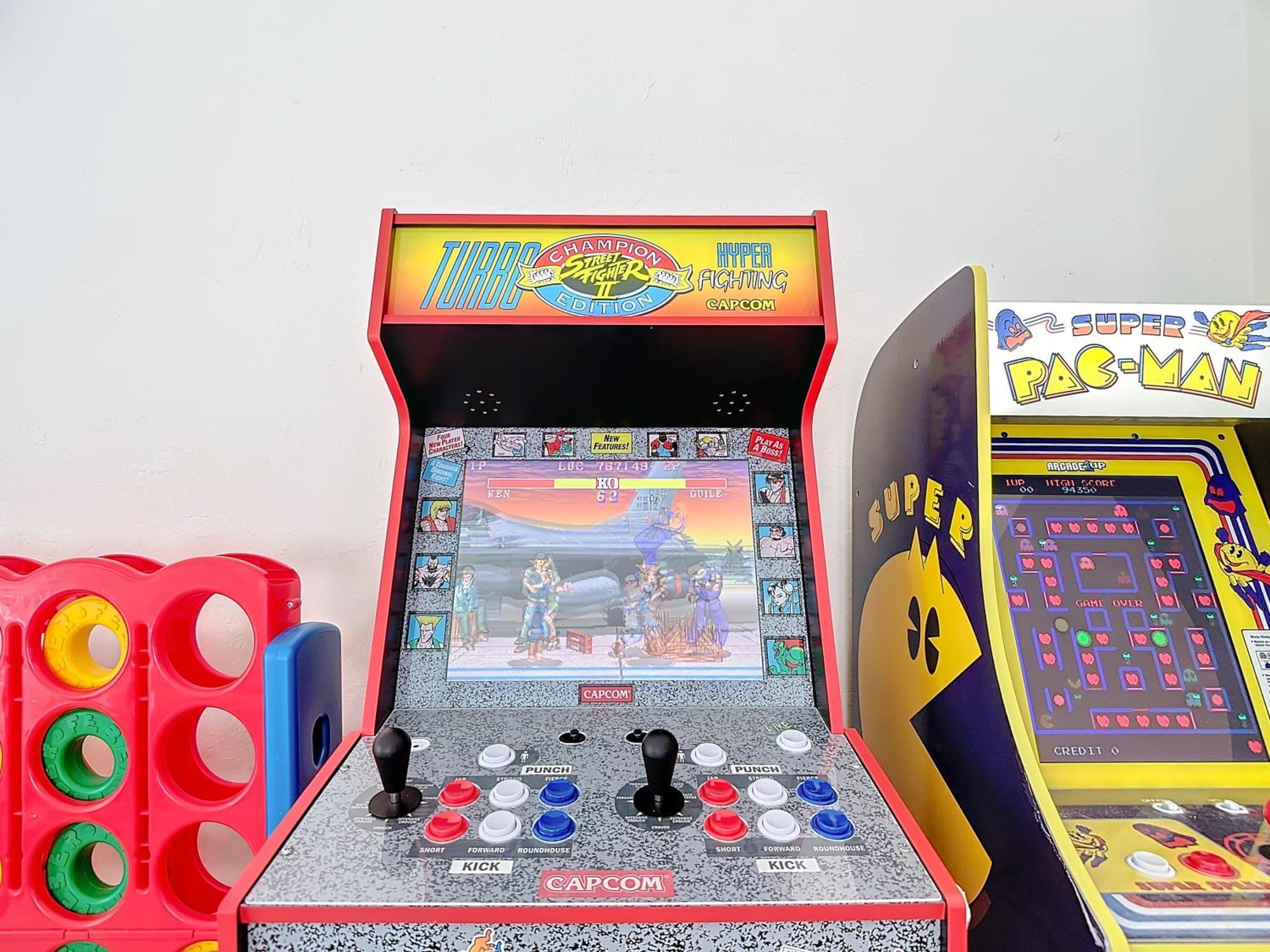Epic Arcades Heated Pool By & Mercato Naples
