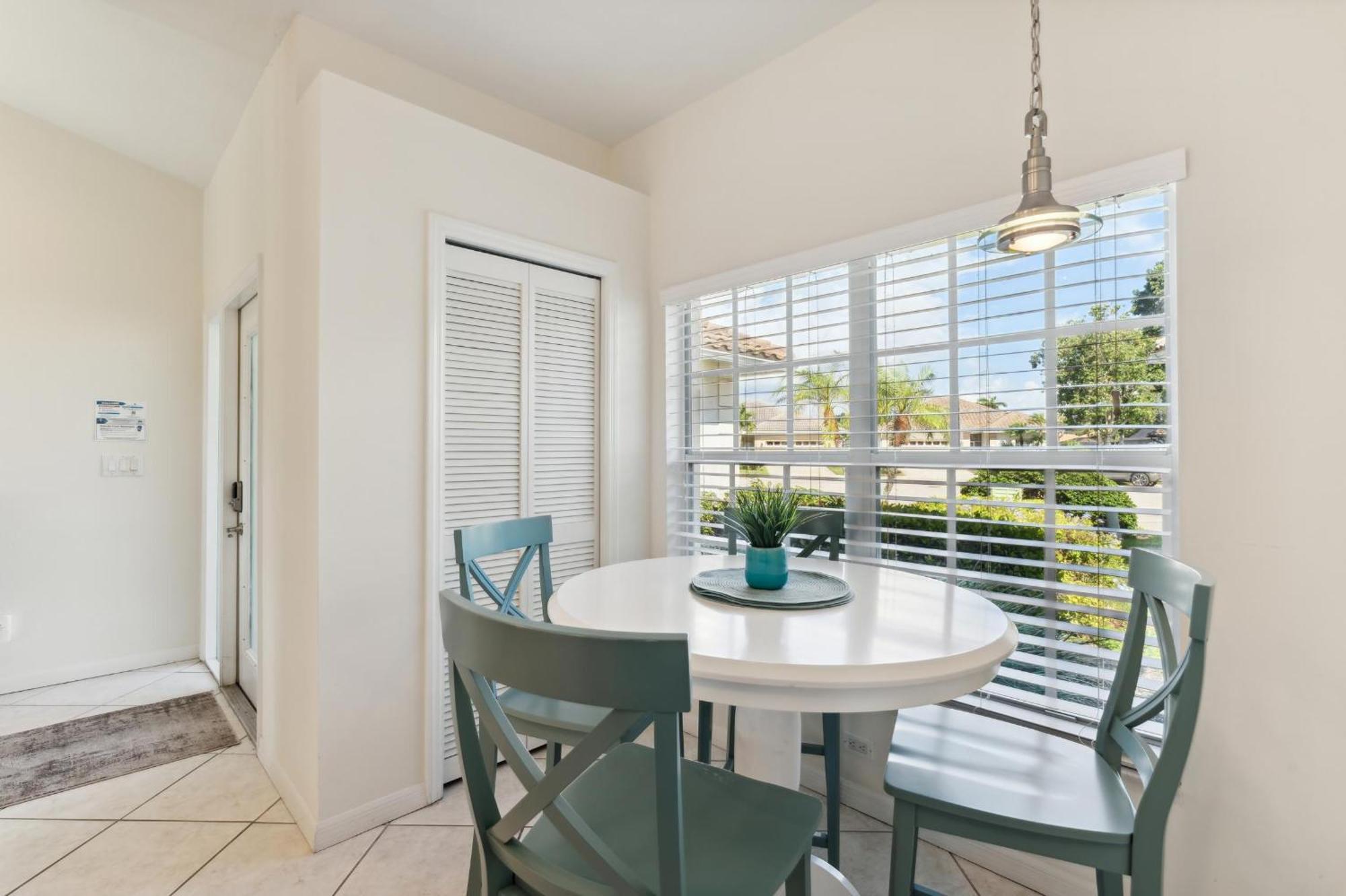 Fantastic Weekly Pool In Falcons Glen Of Lely - Naples, Florida! *