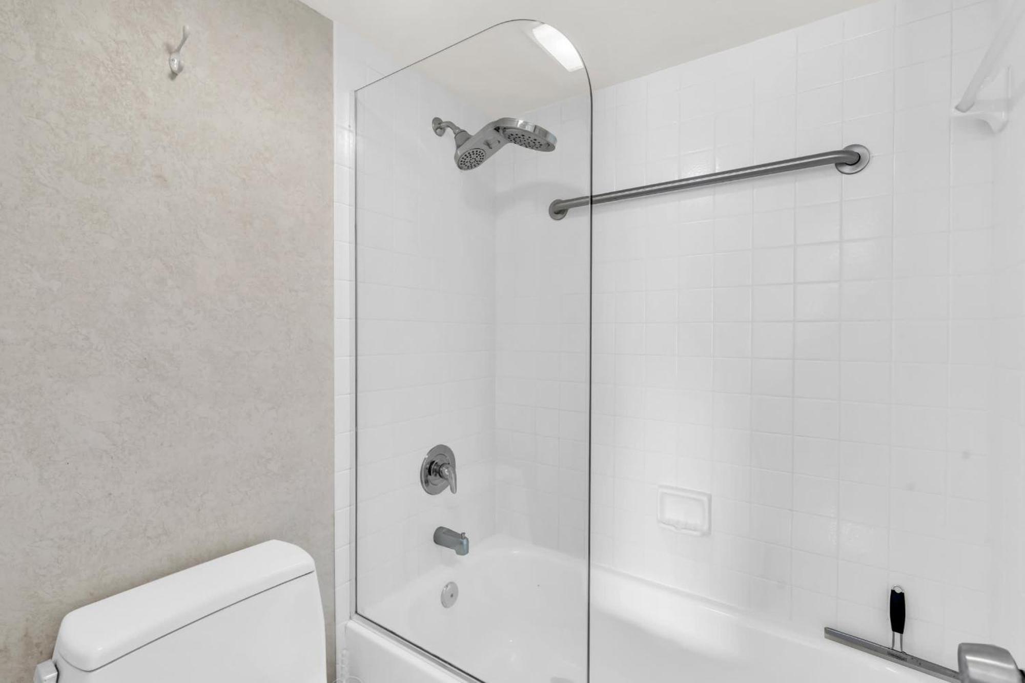 Enit Unit -close To Elevator And Pool Views *