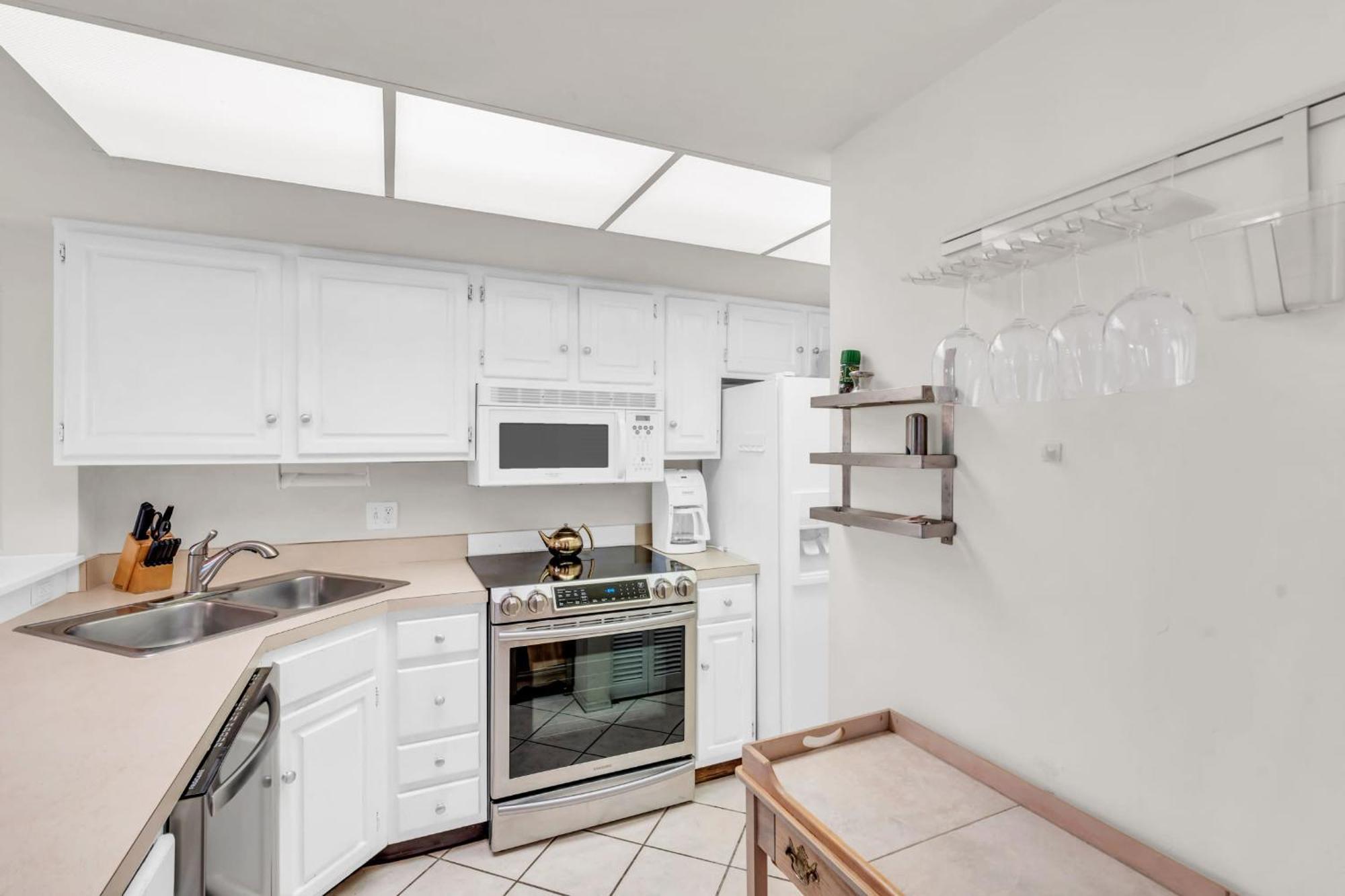 Holiday home Enit Unit -close To Elevator And Pool Views *