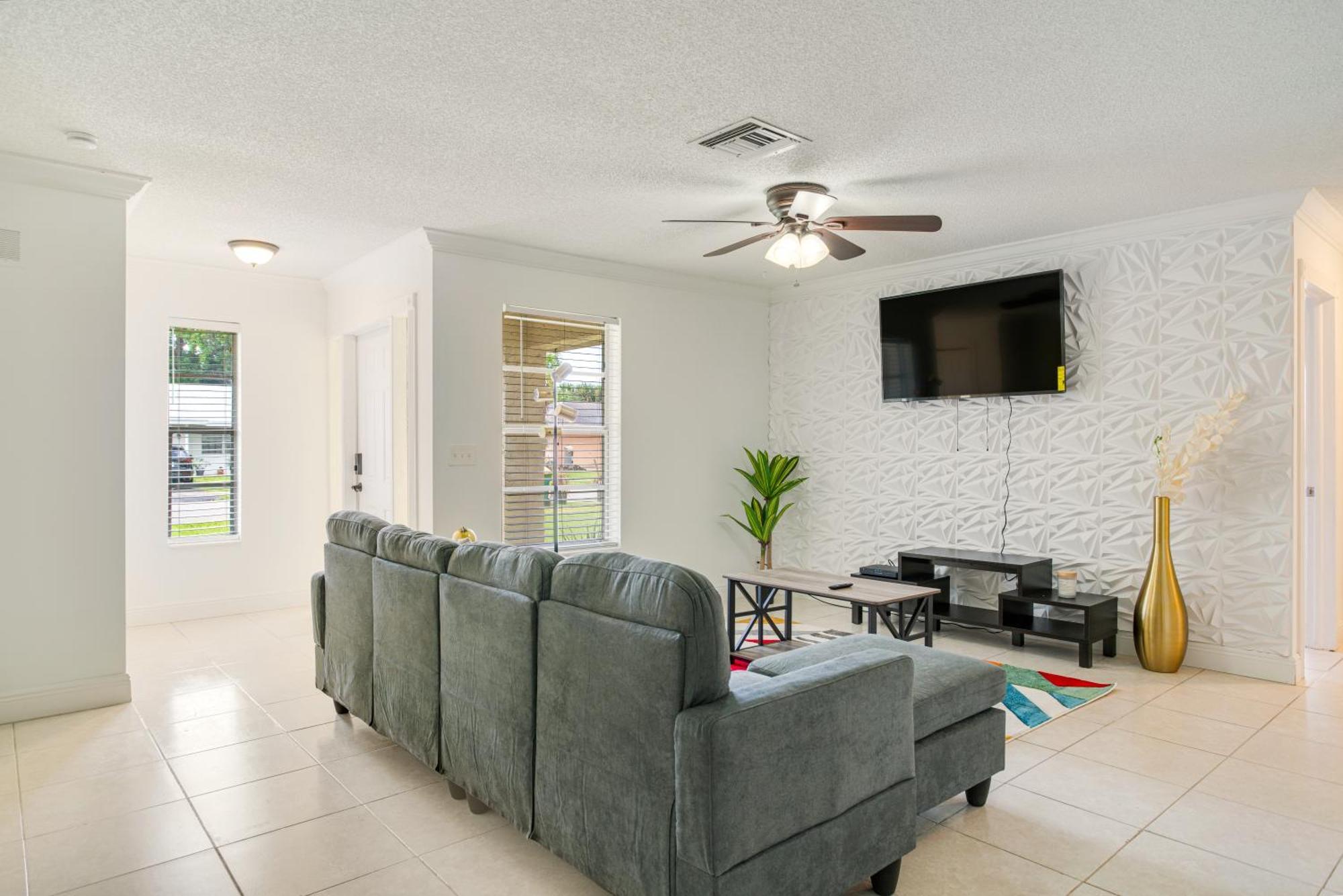 Getaway, Pool, Gazebo & Outdoor Grill * Naples