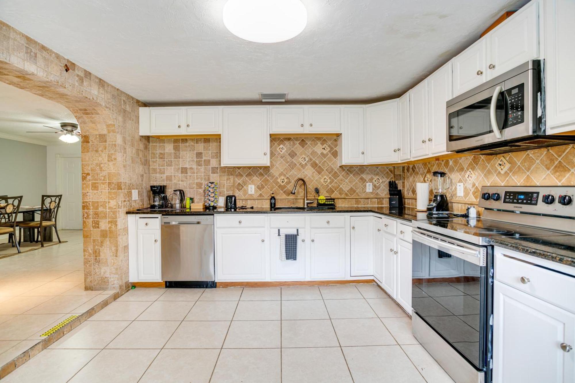 Getaway, Pool, Gazebo & Outdoor Grill *