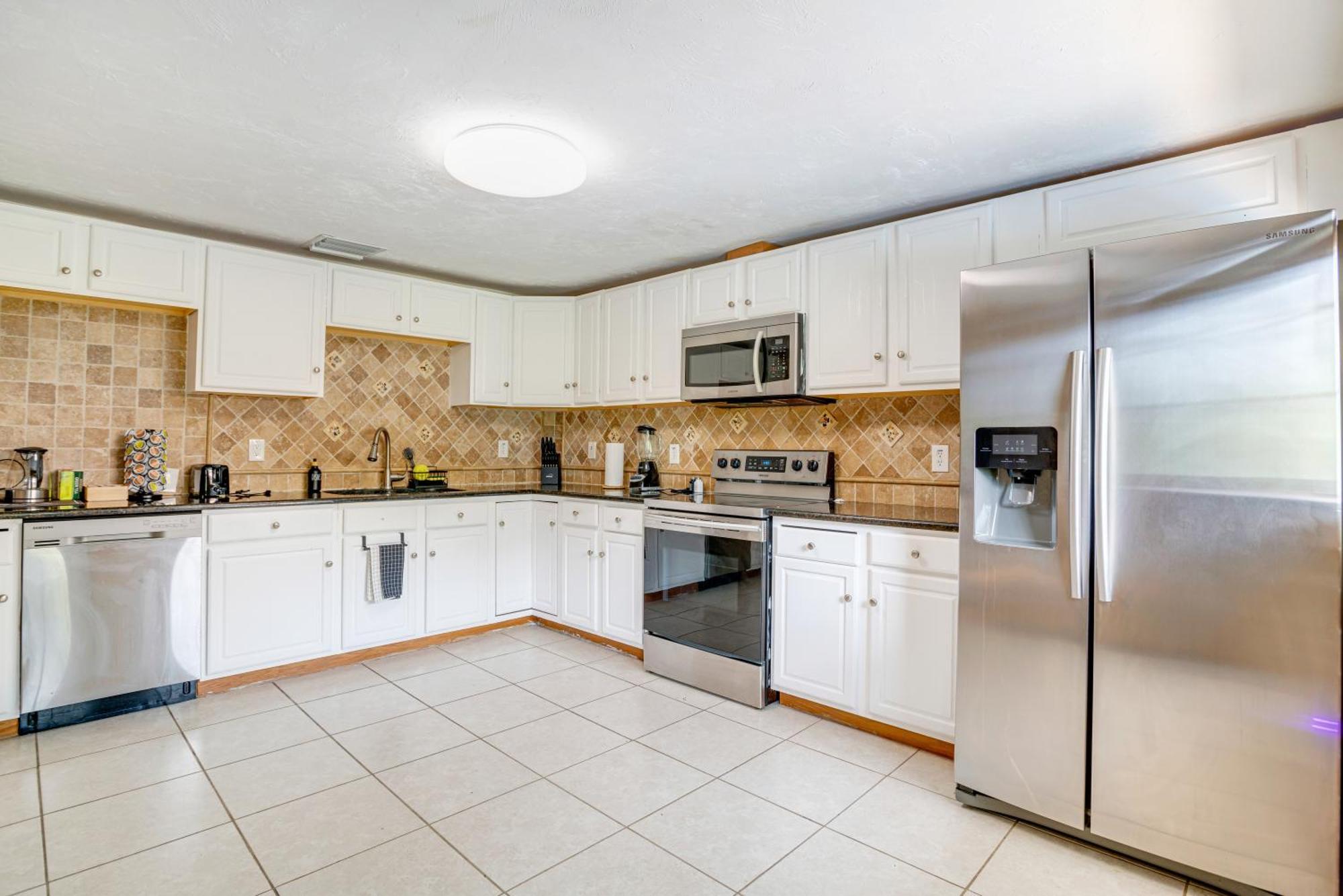 Getaway, Pool, Gazebo & Outdoor Grill Naples
