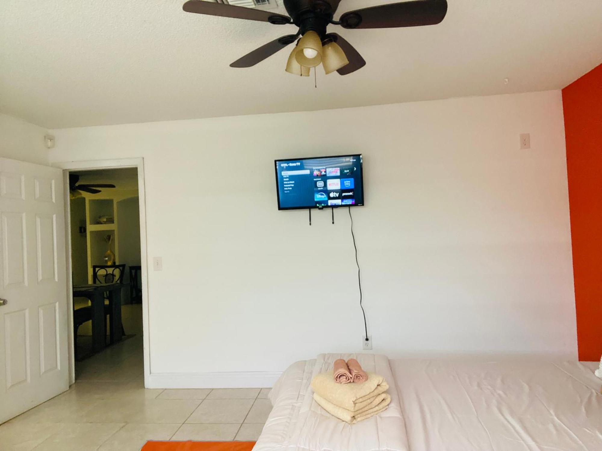 Getaway, Pool, Gazebo & Outdoor Grill Naples
