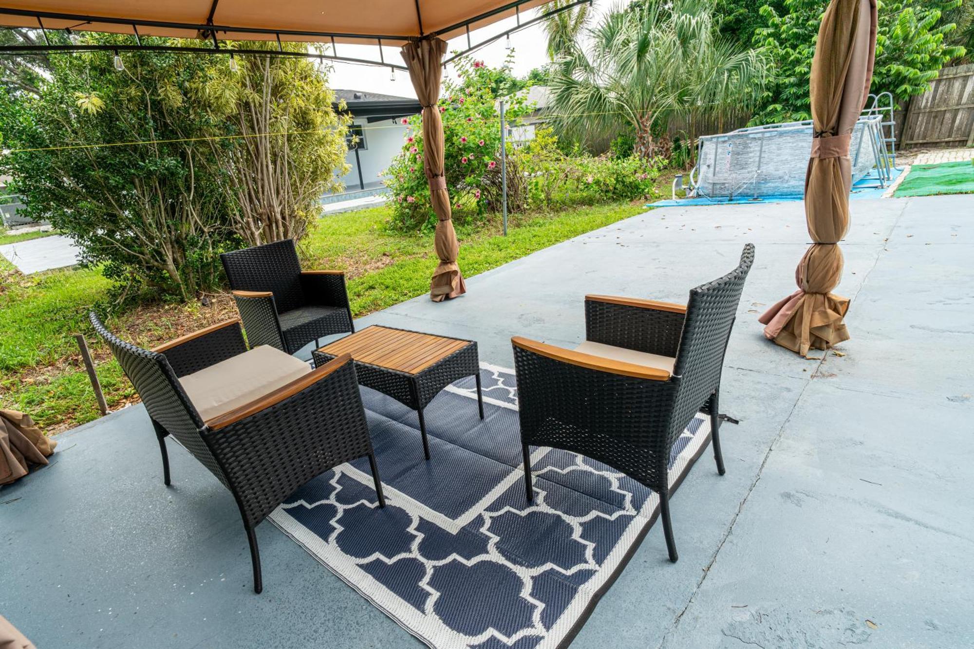 Holiday home Getaway, Pool, Gazebo & Outdoor Grill *