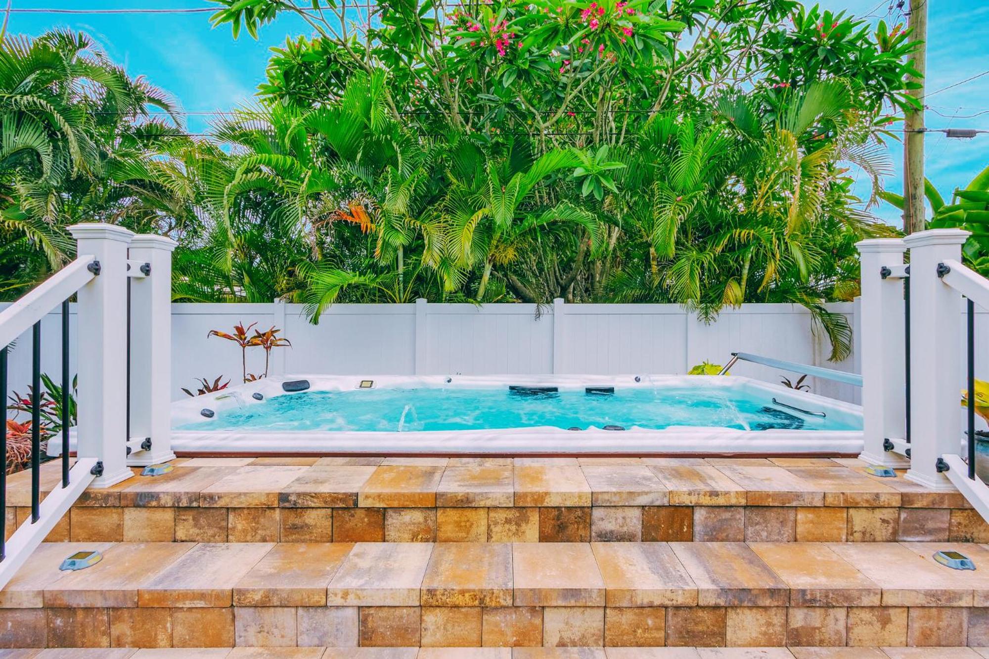 Holiday home Swimspa Pool Tiki Outdoor Bbq Kitchen Fire Pit Games Mod By Vacation Your Way *