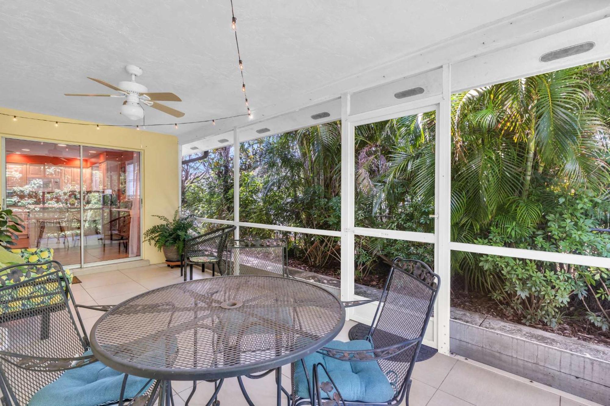 Beautiful Park -only 1 Mile To Vanderbilt North Holiday home *