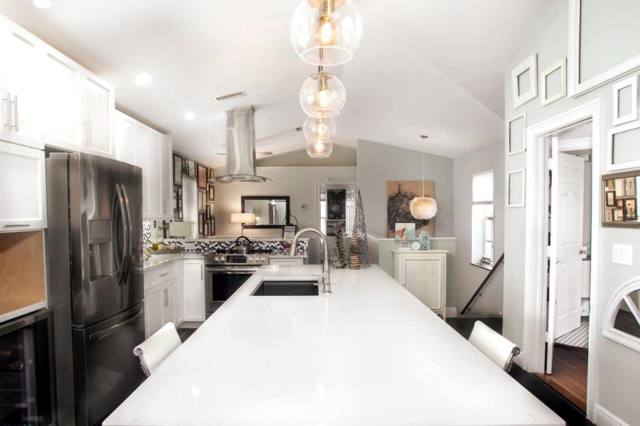 Modern Loft Just Minutes To Holiday home *