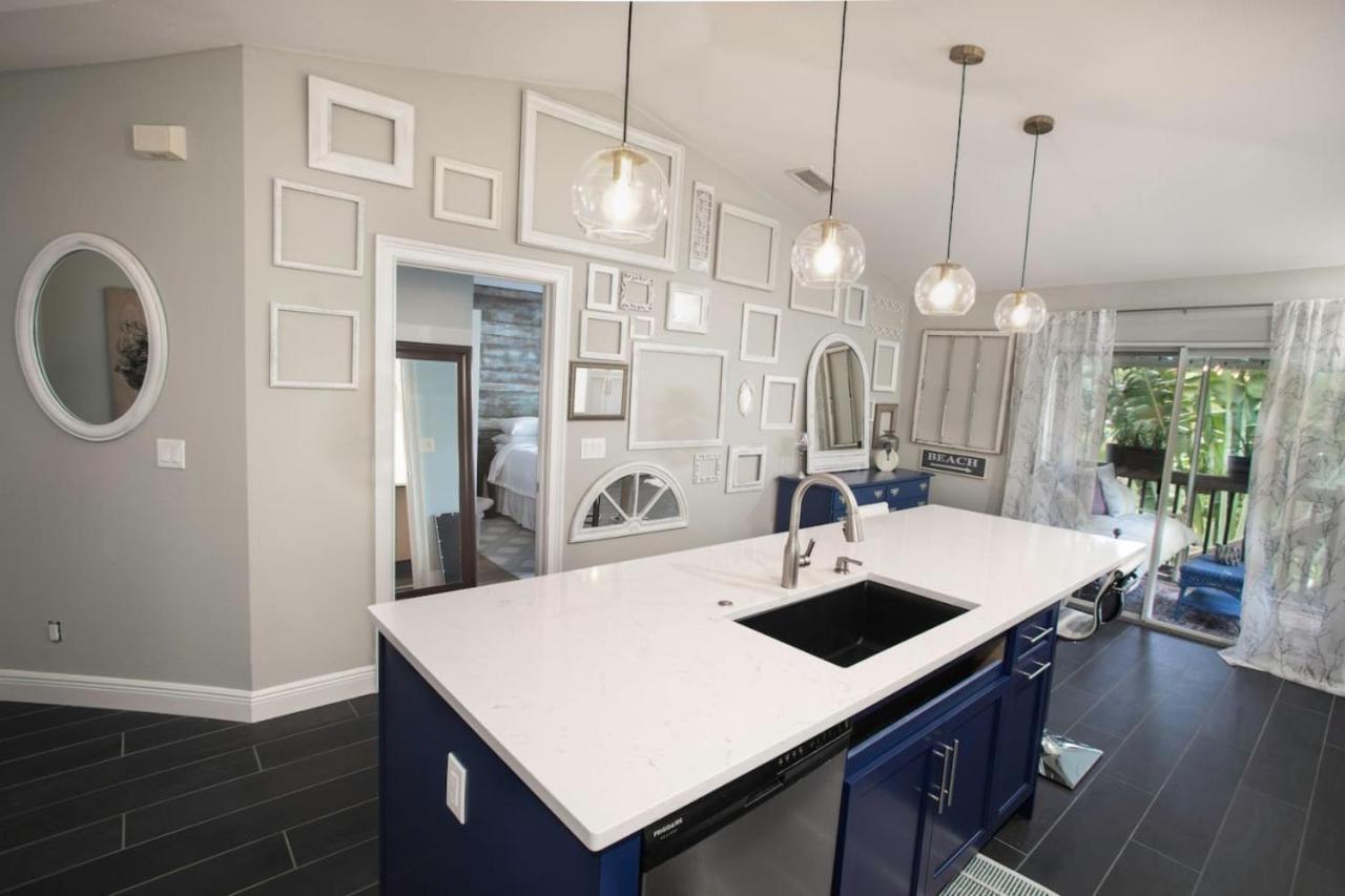 Modern Loft Just Minutes To *