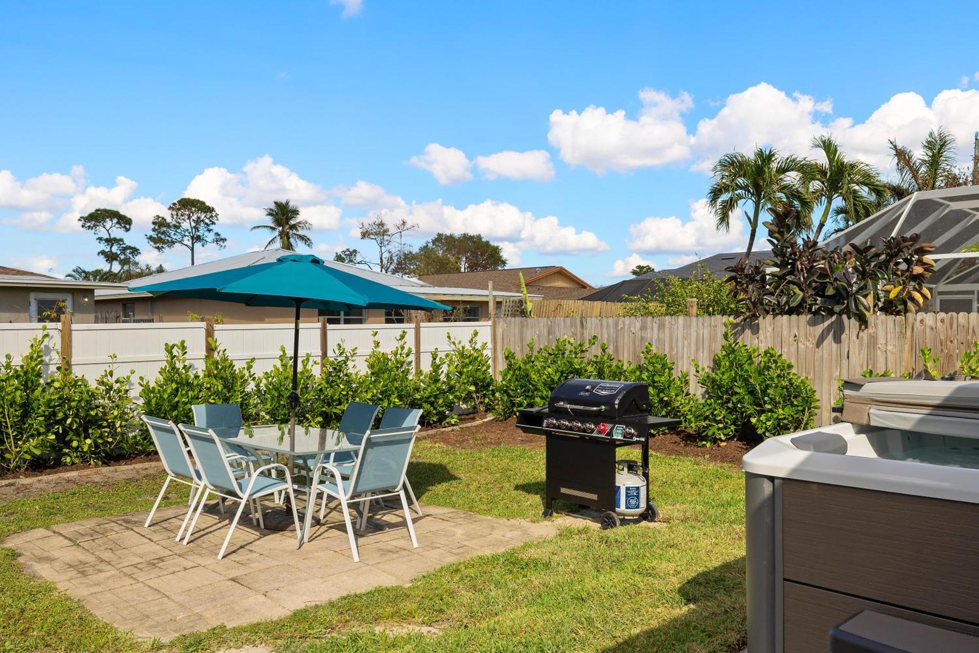 6 Bed 4 Bath Family Fun Pool Near Beach! Holiday home
