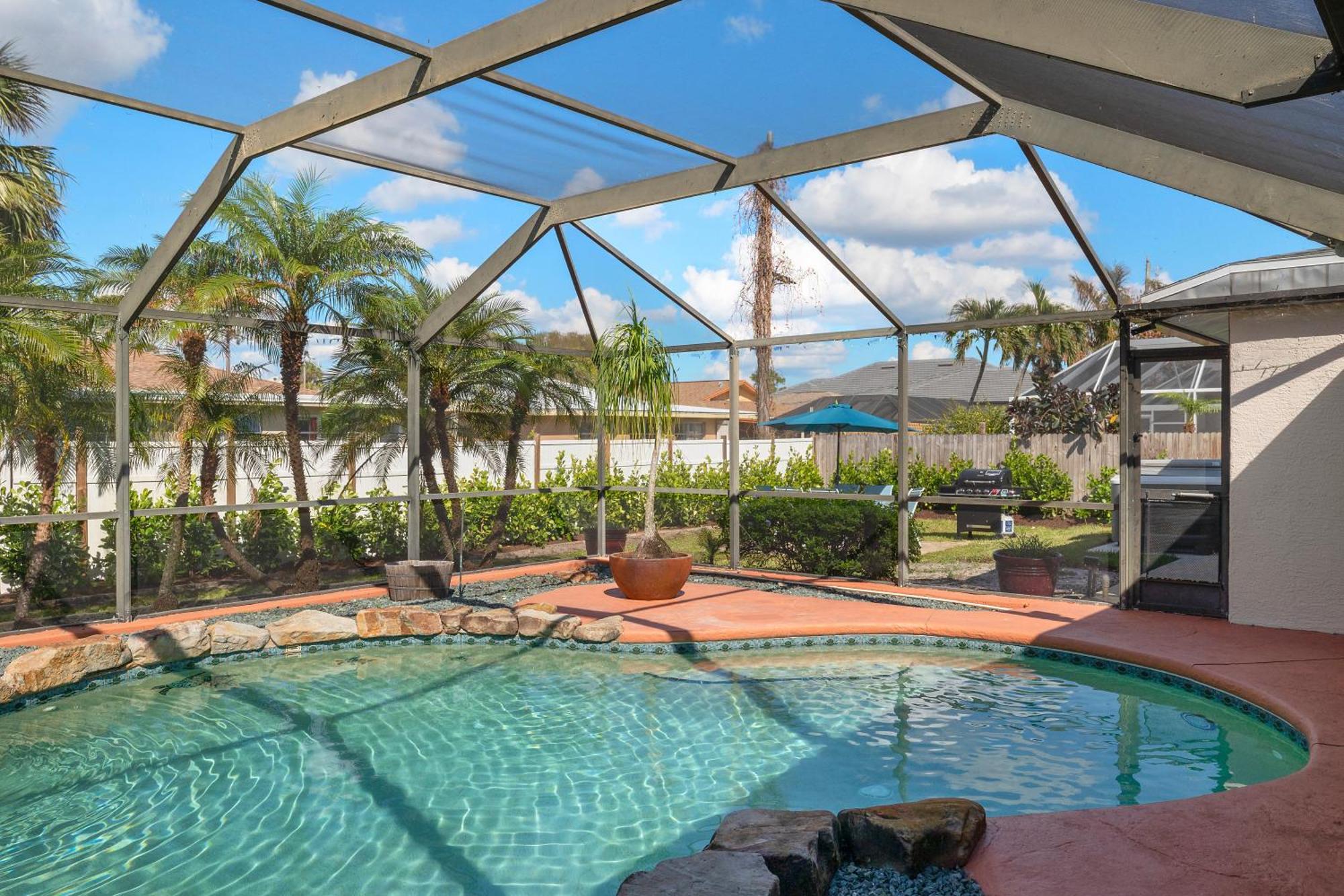 Holiday home 6 Bed 4 Bath Family Fun Pool Near Beach! Naples