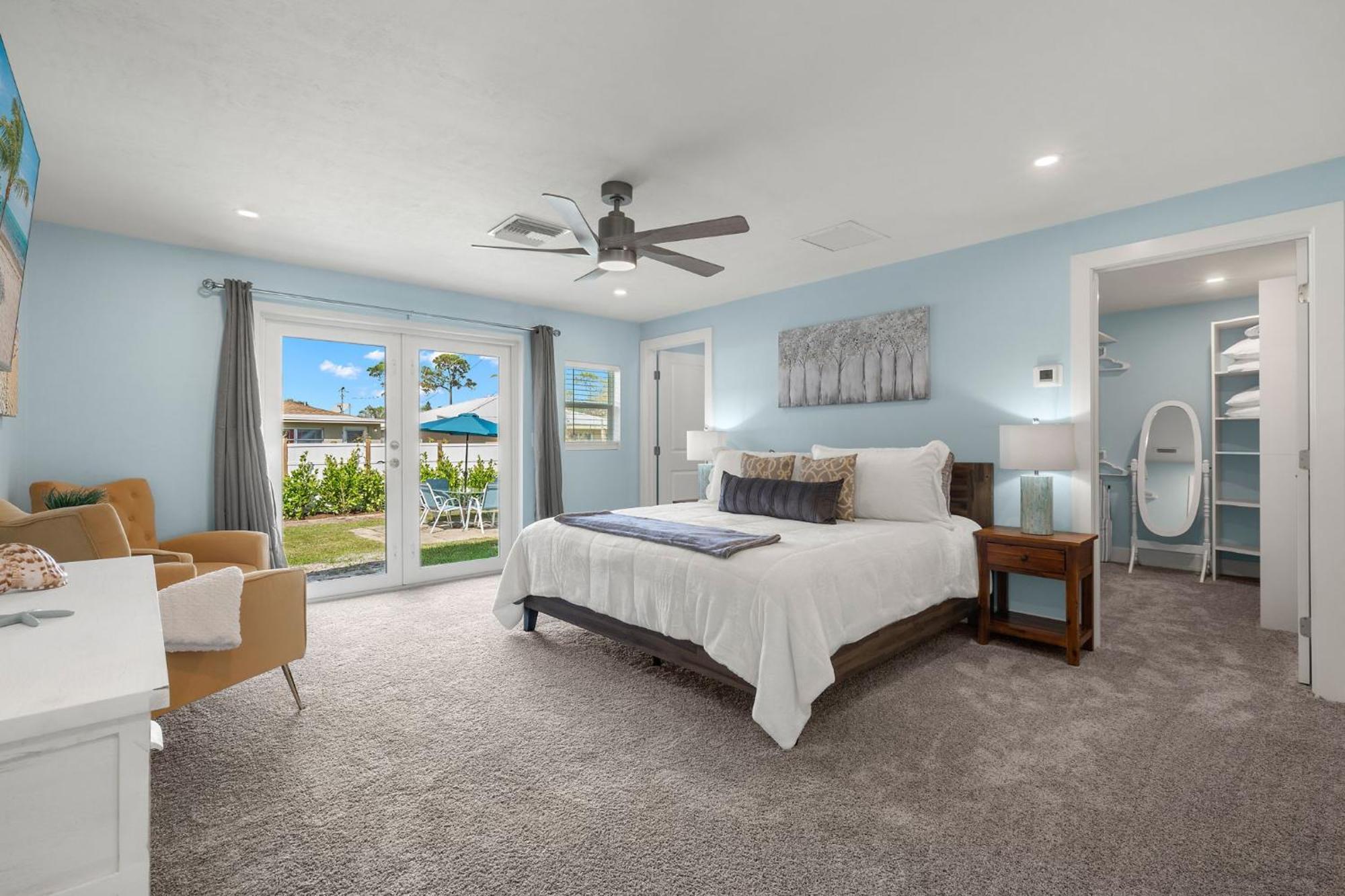 Holiday home 6 Bed 4 Bath Family Fun Pool Near Beach! Naples