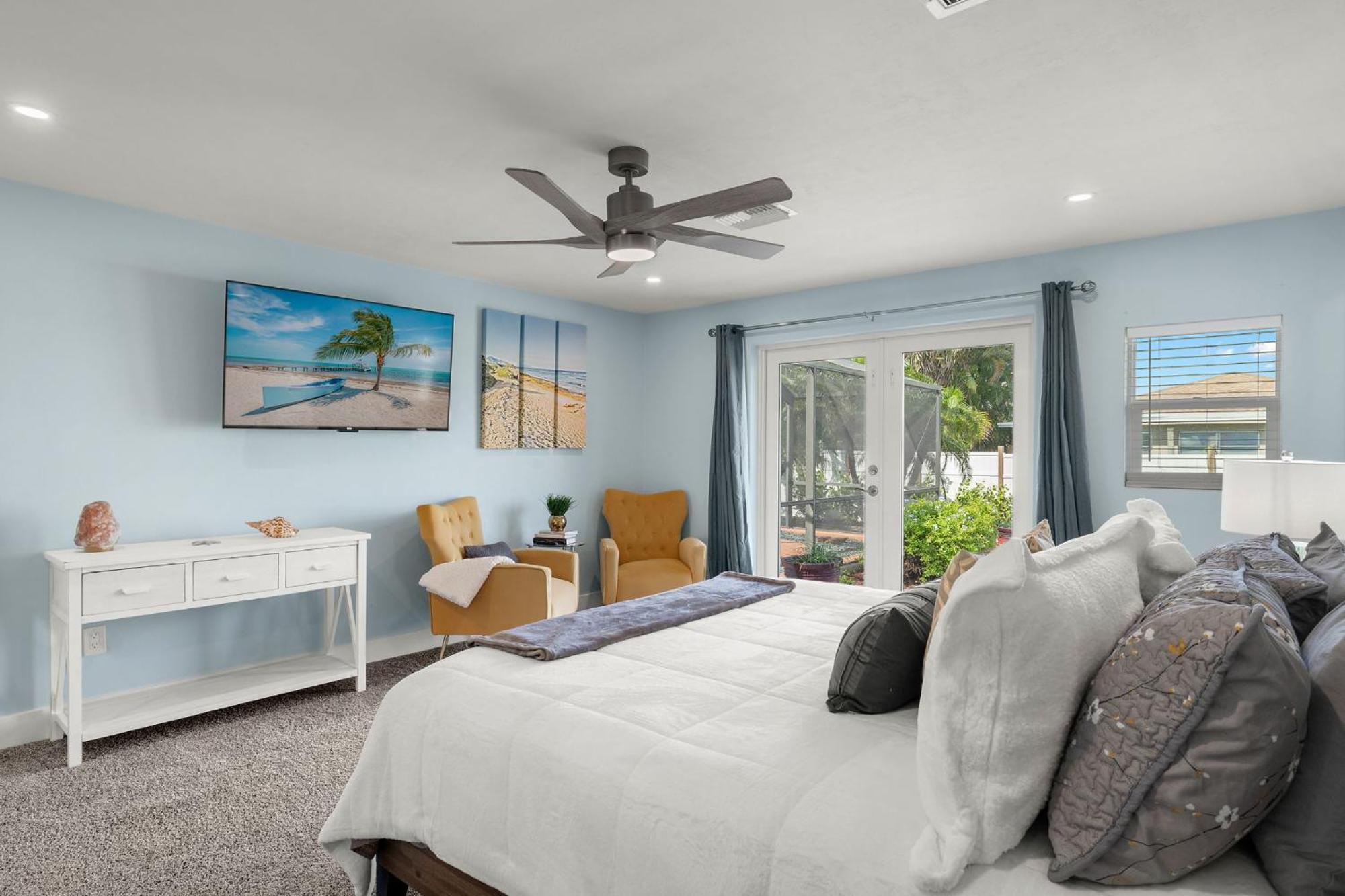 6 Bed 4 Bath Family Fun Pool Near Beach! Holiday home