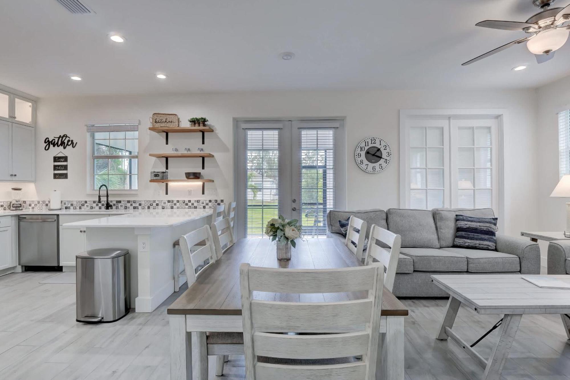 Vacation In The Bayshore Arts District Of Holiday home Naples