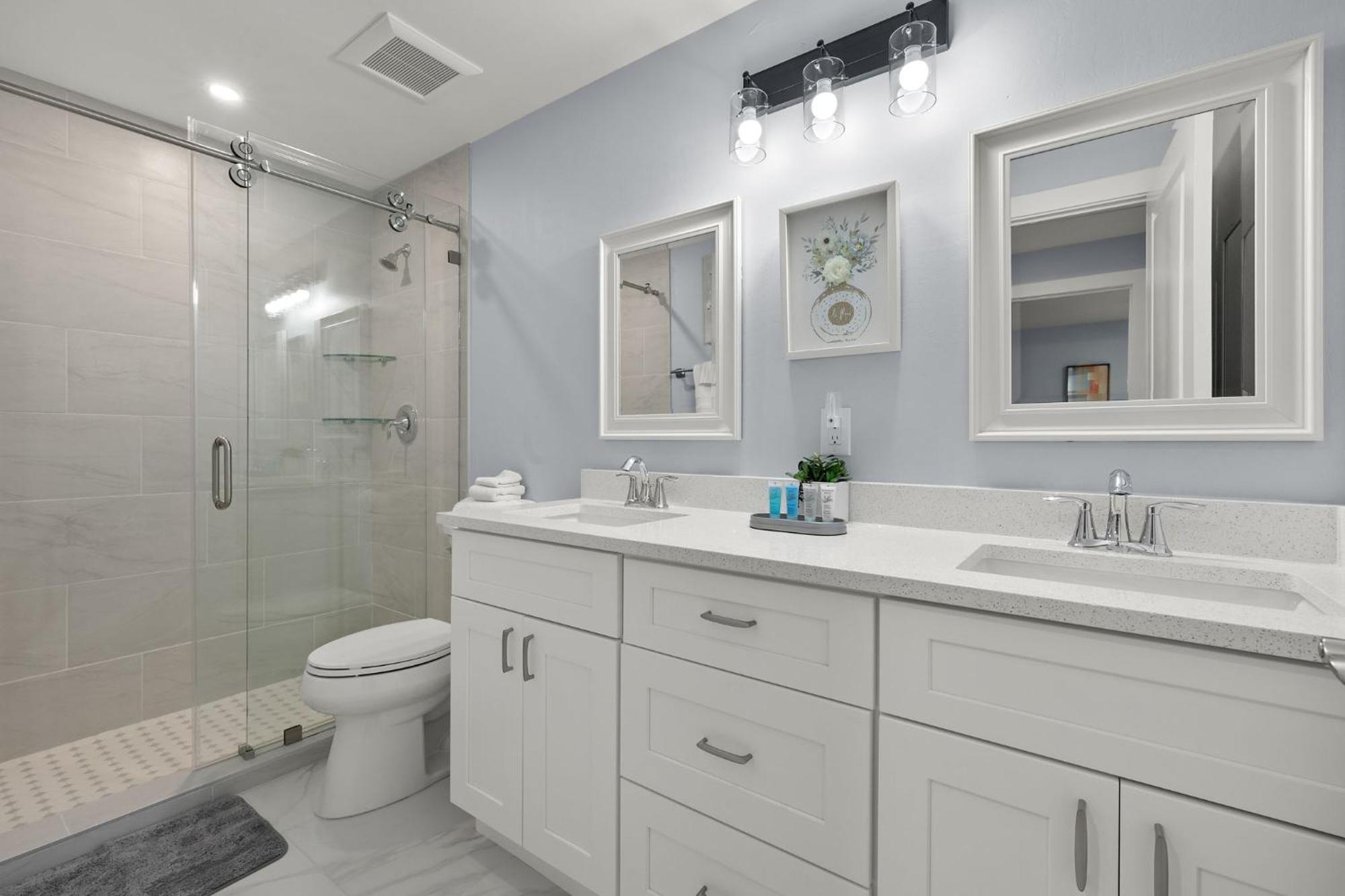 2 Bed 2 Bath Modern Naples