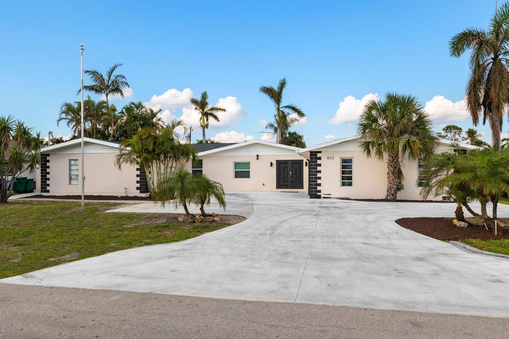 Holiday home 2 Bed 2 Bath Modern