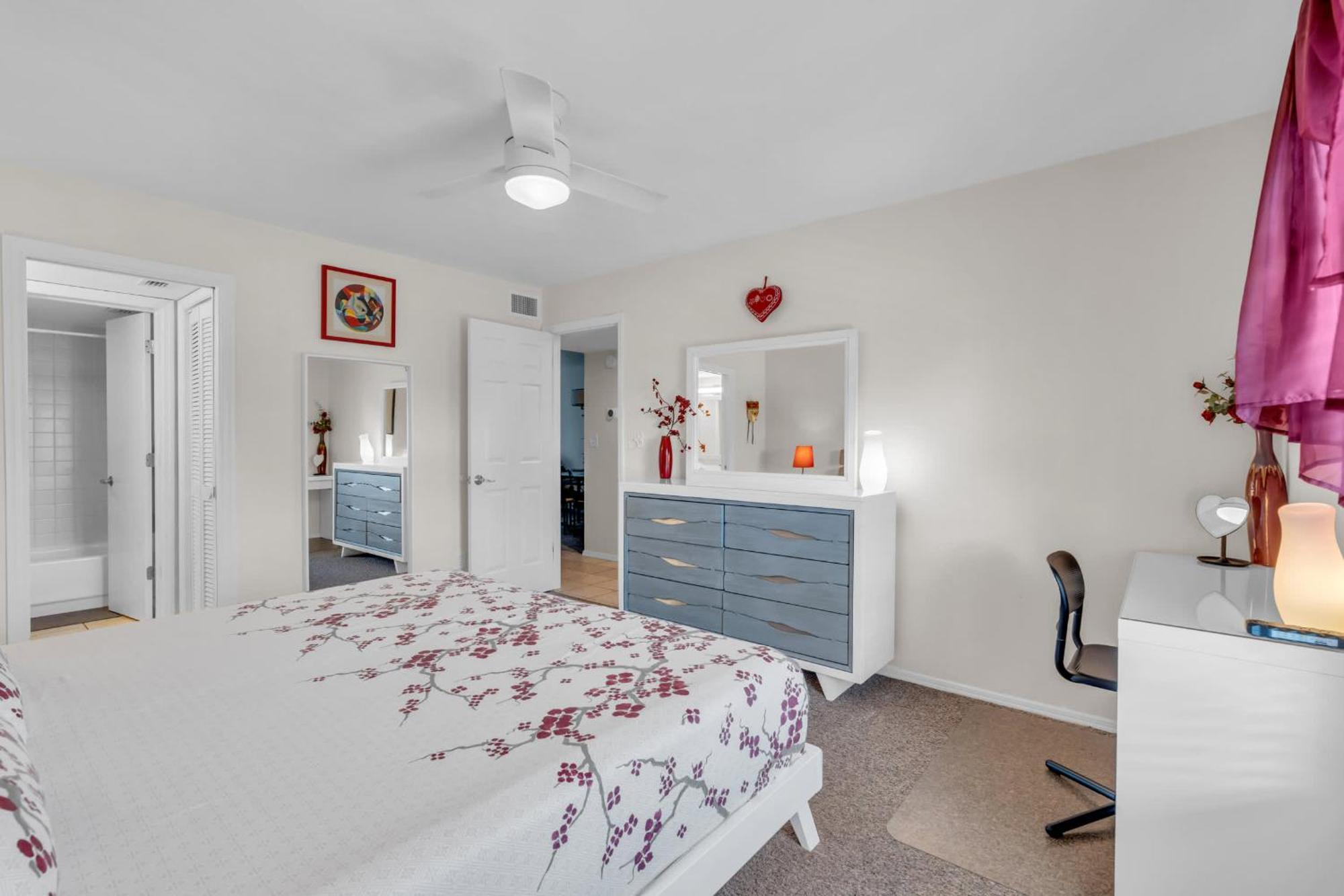 Holiday home Second Floor With And Fountain View Naples