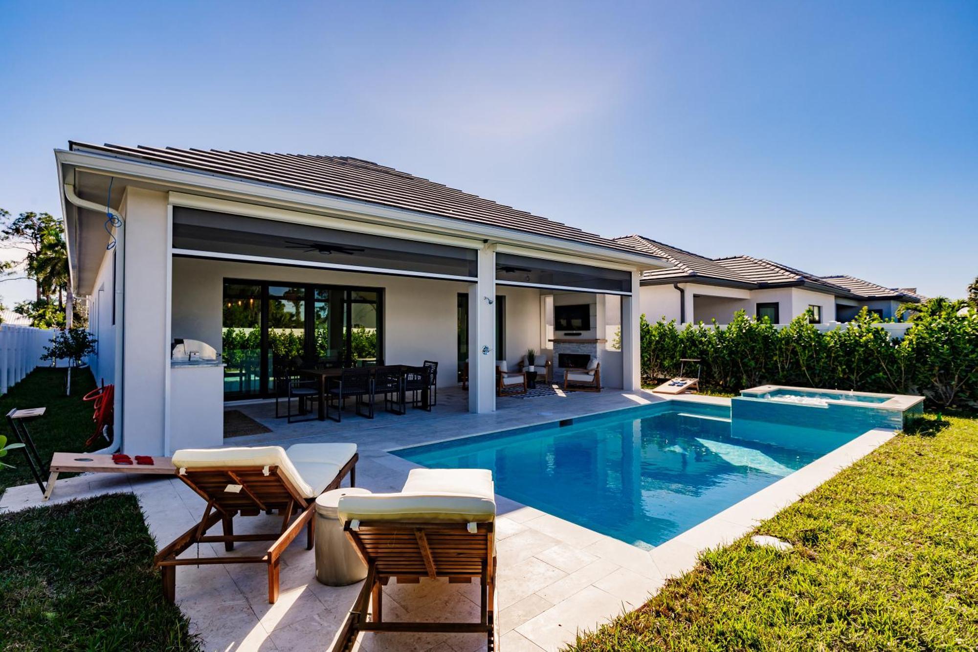 Luxe Coastal Getaway Vanderbilt Holiday home