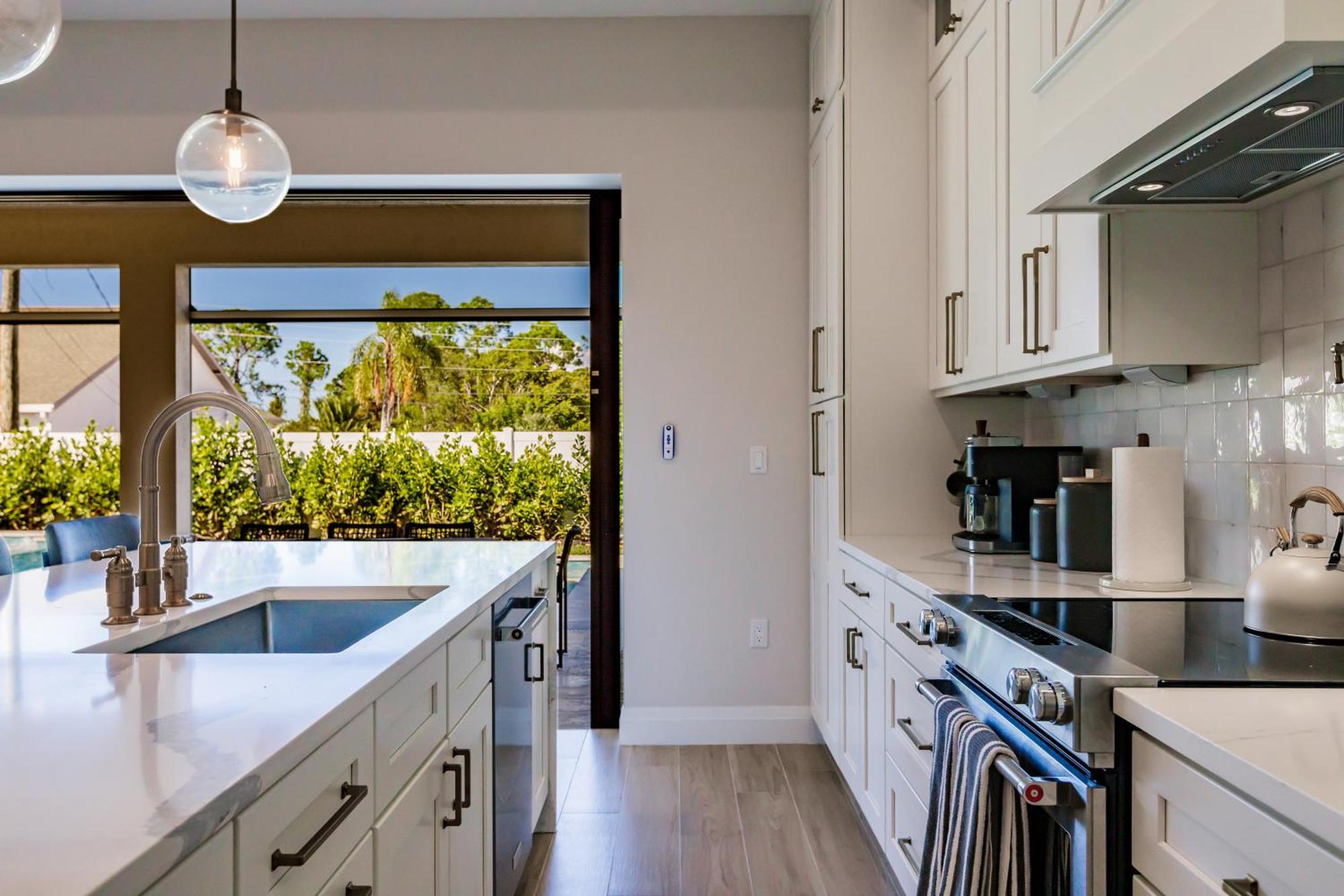 Luxe Coastal Getaway Vanderbilt Naples