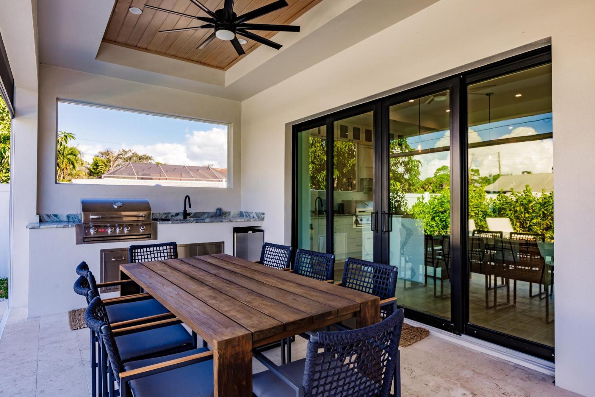 Luxe Coastal Getaway Vanderbilt * Naples