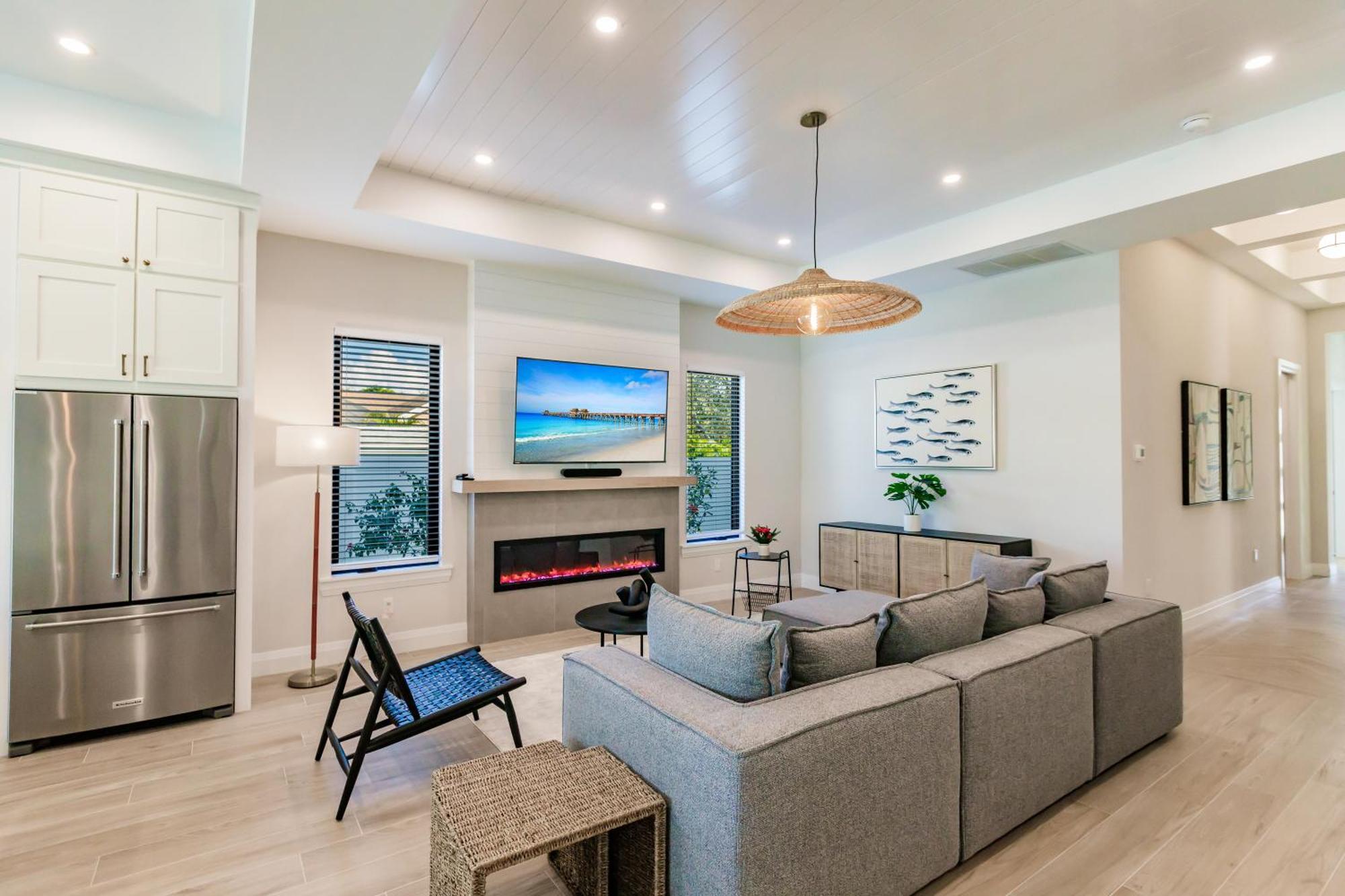 Luxe Coastal Getaway Vanderbilt Holiday home