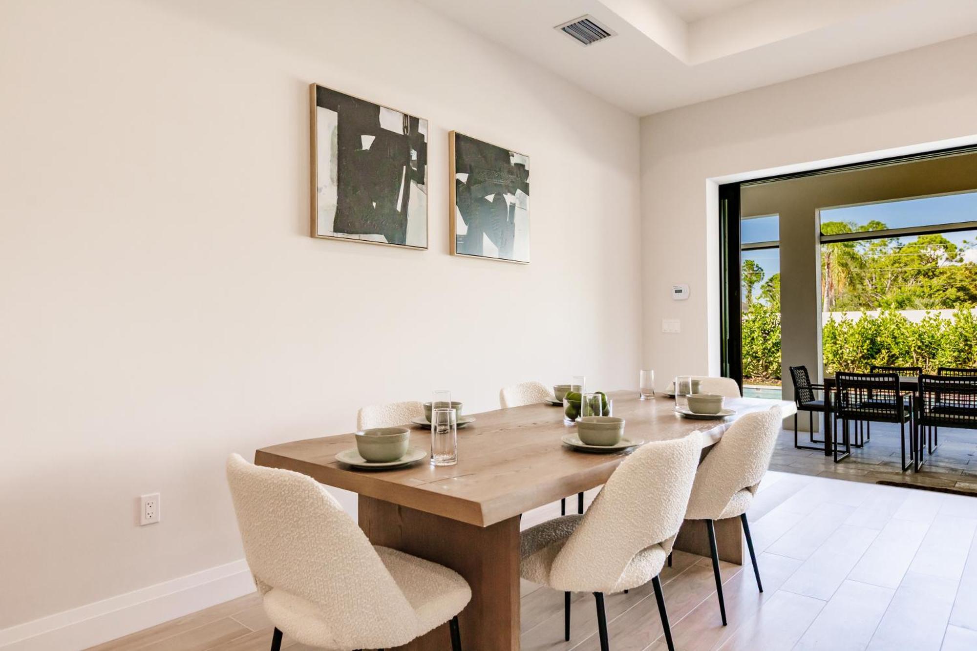 Luxe Coastal Getaway Vanderbilt * Naples