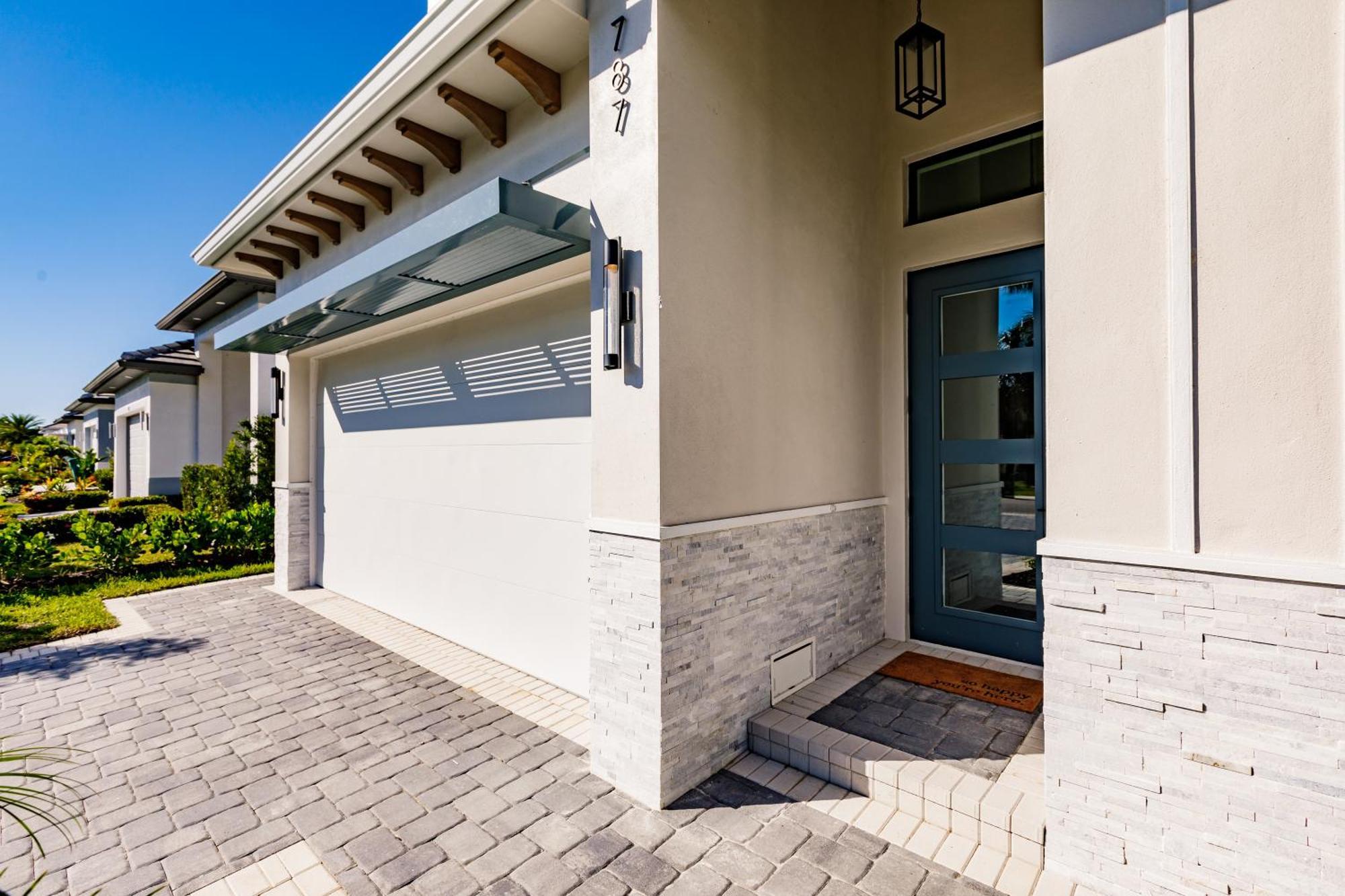 Luxe Coastal Getaway Vanderbilt