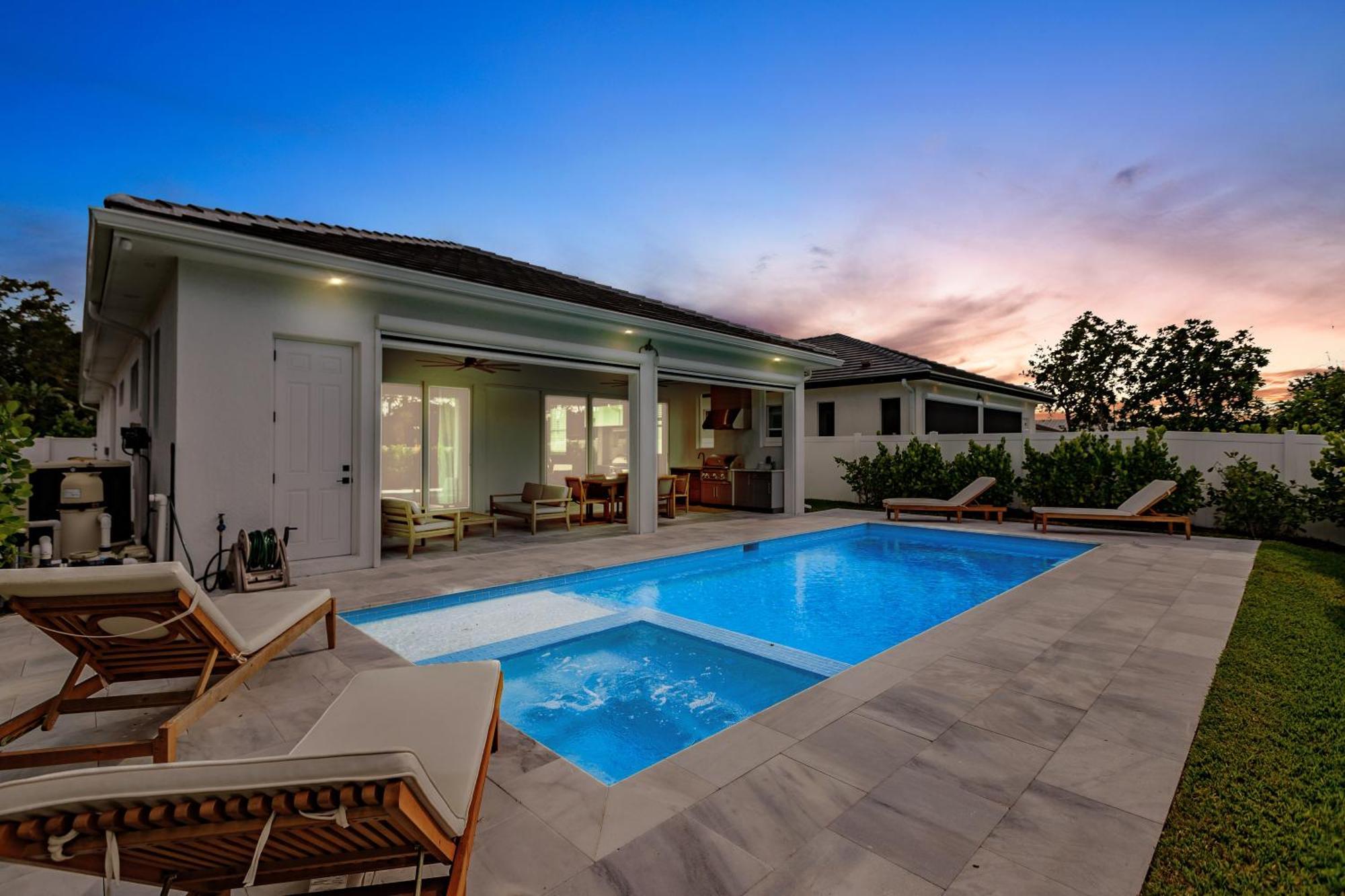 Modern Luxury Coastal Bikinis & Martinis Holiday home