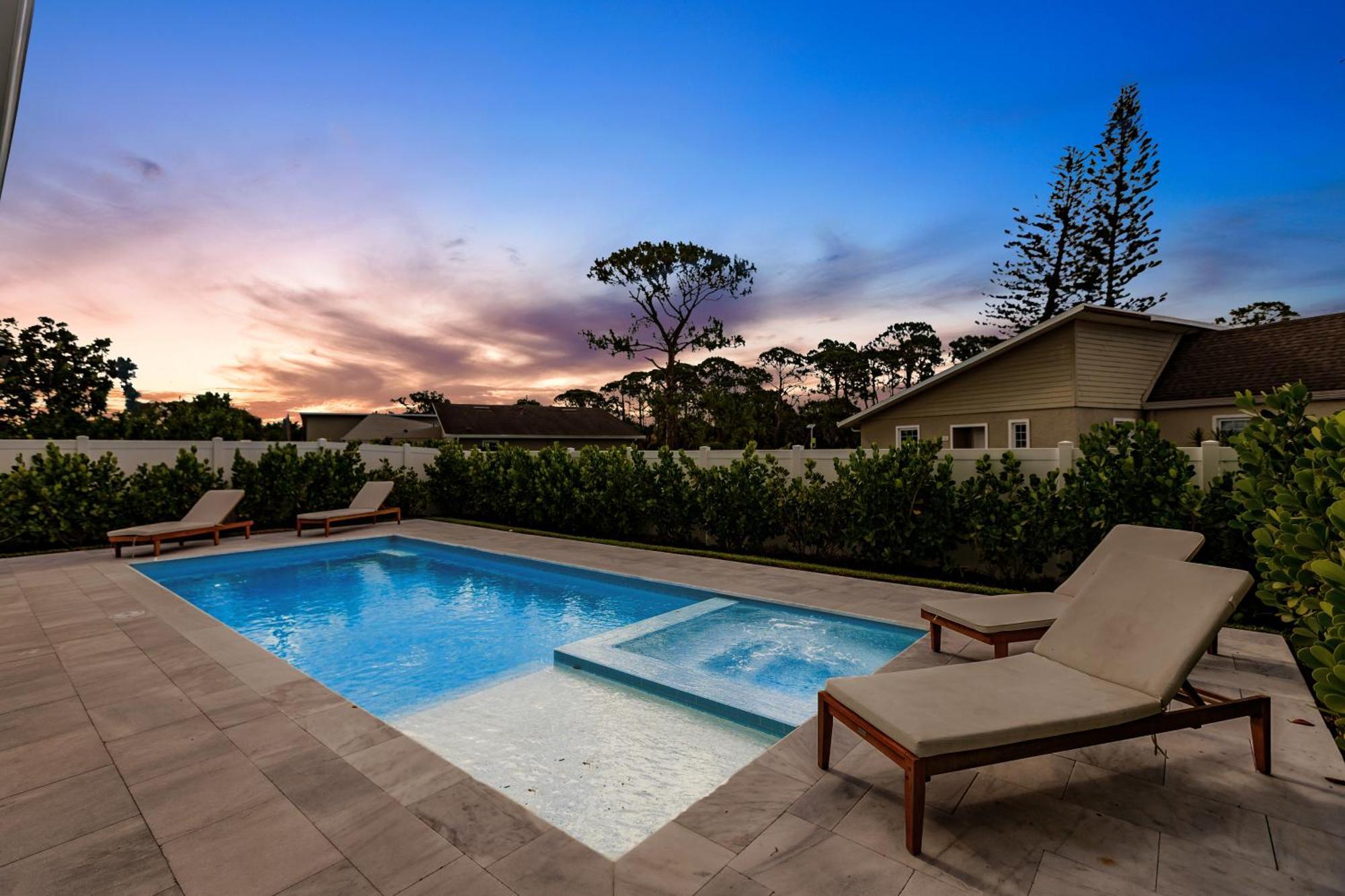 Holiday home Modern Luxury Coastal Bikinis & Martinis