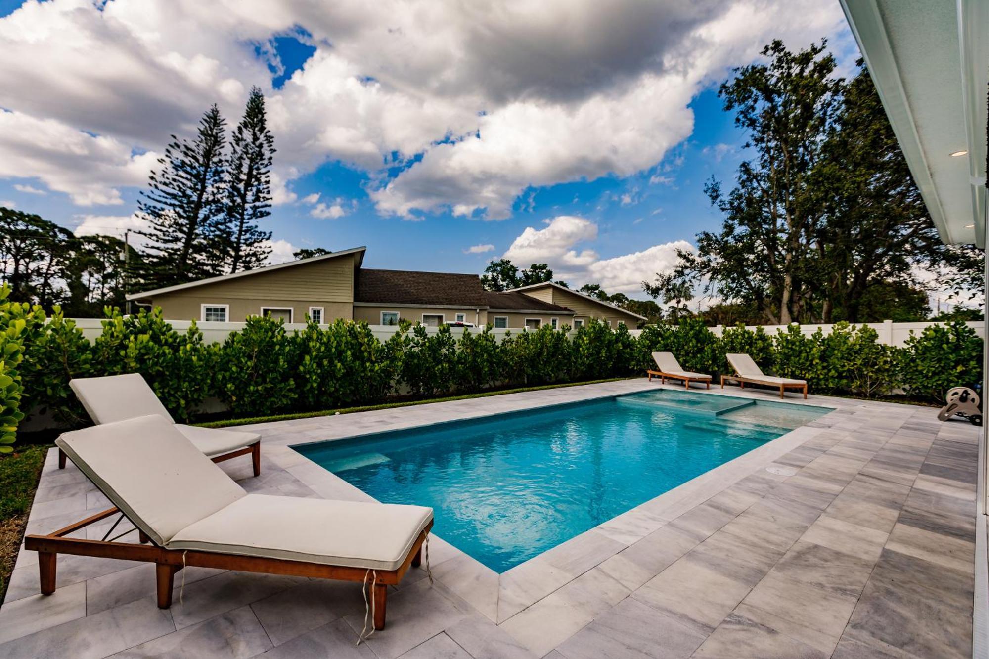 Holiday home Modern Luxury Coastal Bikinis & Martinis *