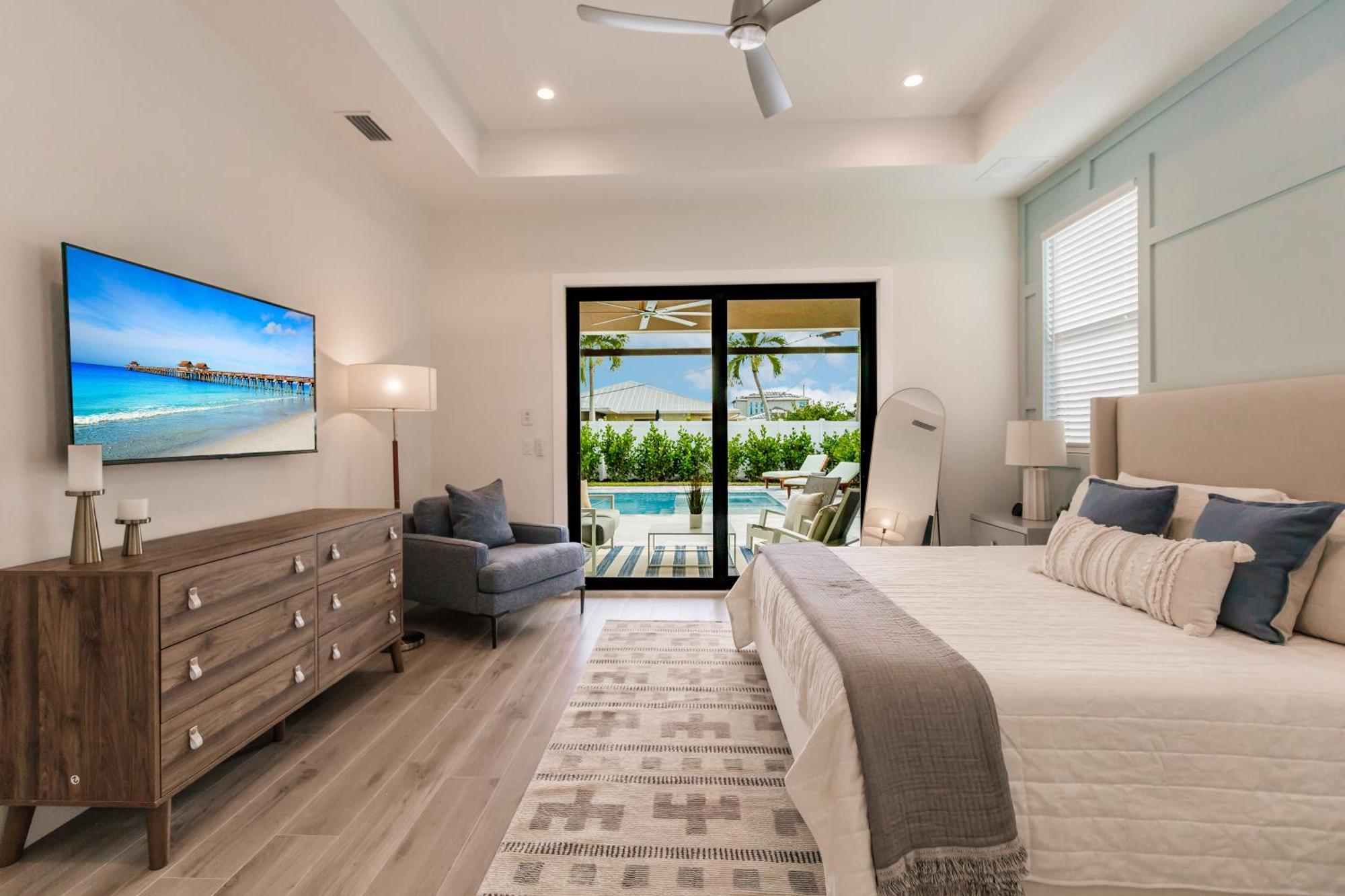 Holiday home Coastal Elegance Dual Master Bedroom Retreat 3-3