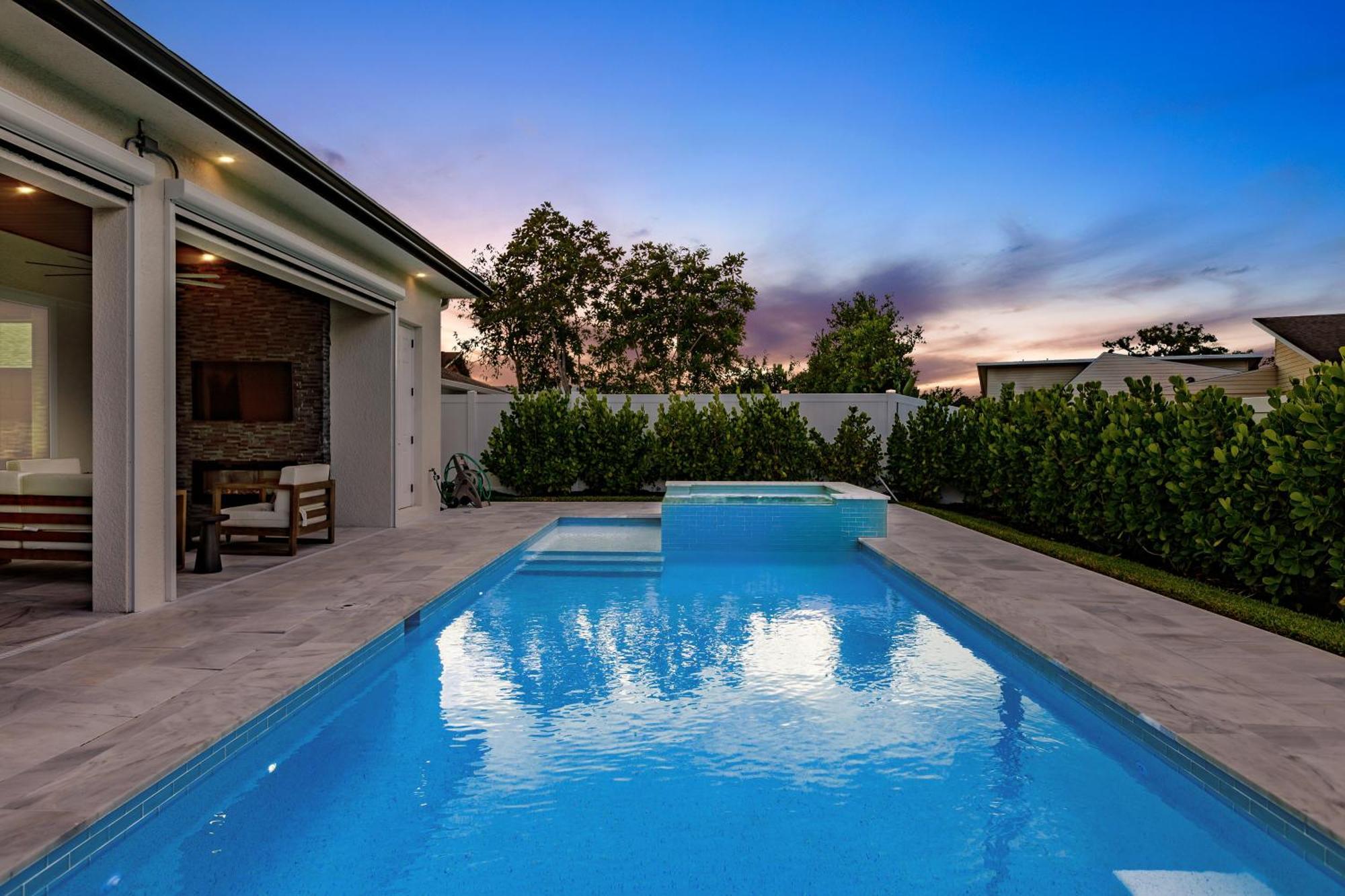 Mimosa Manor 4-4 Luxury Near Vanderbilt Holiday home