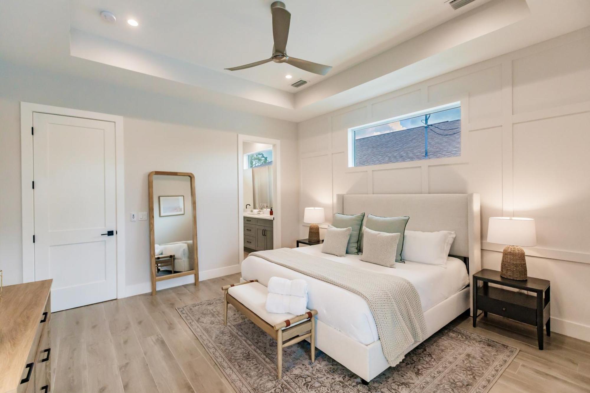 Mimosa Manor 4-4 Luxury Near Vanderbilt Holiday home *