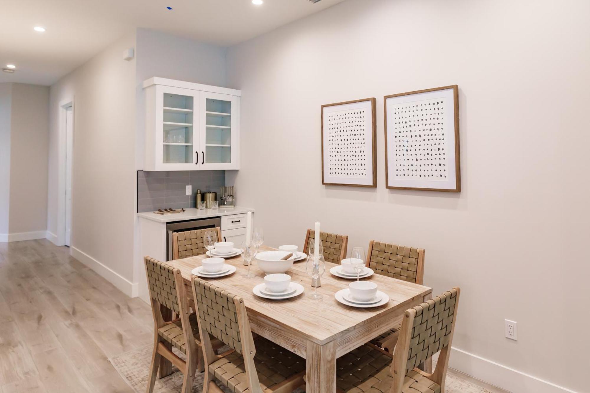 Mimosa Manor 4-4 Luxury Near Vanderbilt Holiday home *