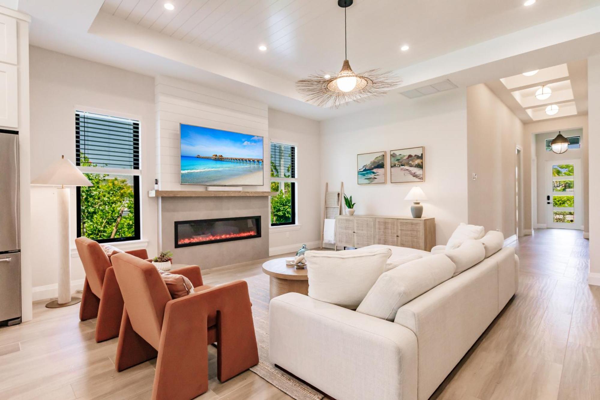 Luxury Orange Blossom Oasis 4-3 Tiki Bar Holiday home