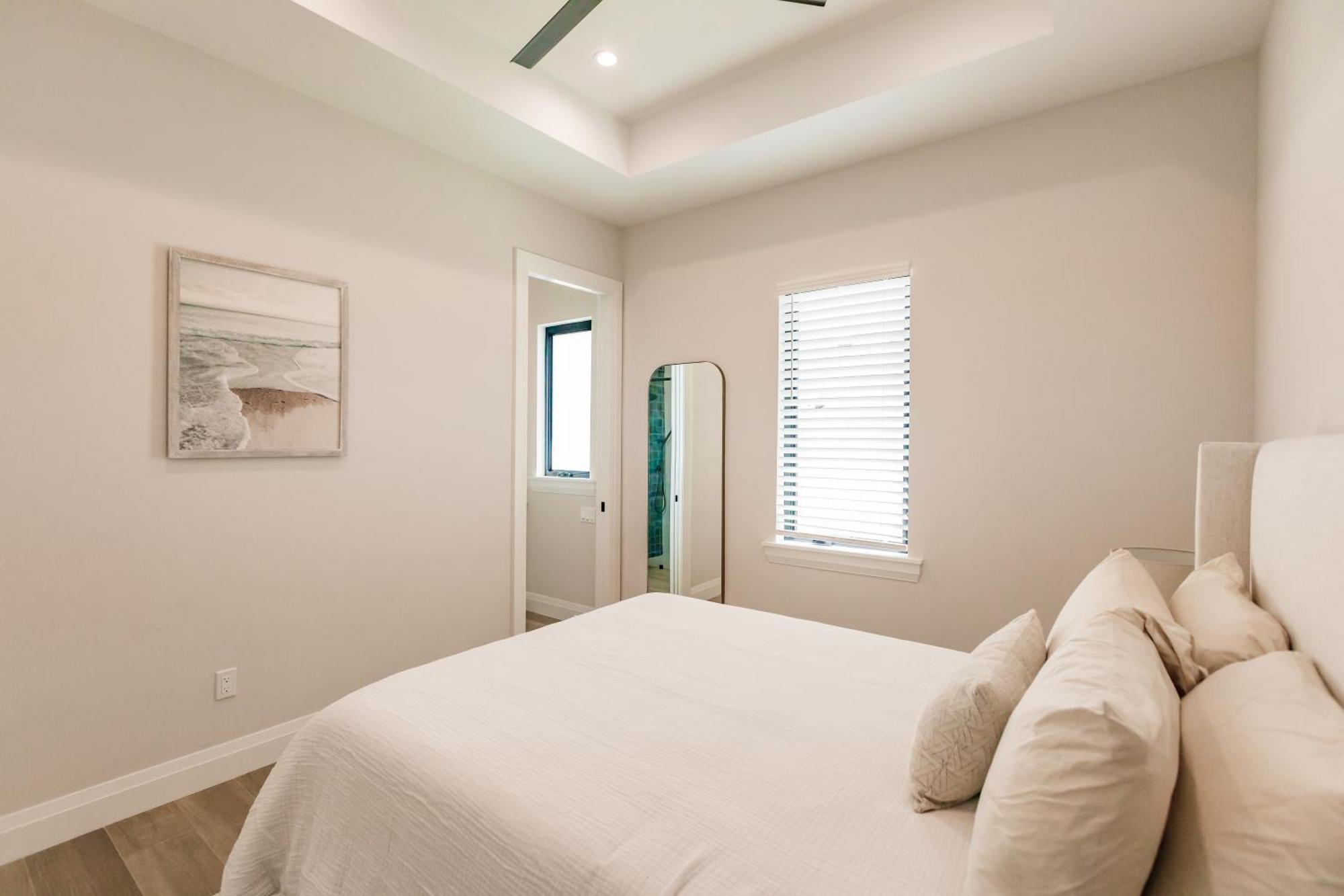 Luxury Orange Blossom Oasis 4-3 Tiki Bar * Naples