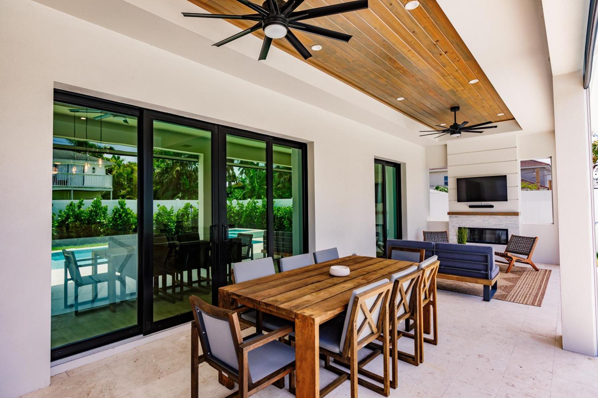Luxury Orange Blossom Oasis 4-3 Tiki Bar