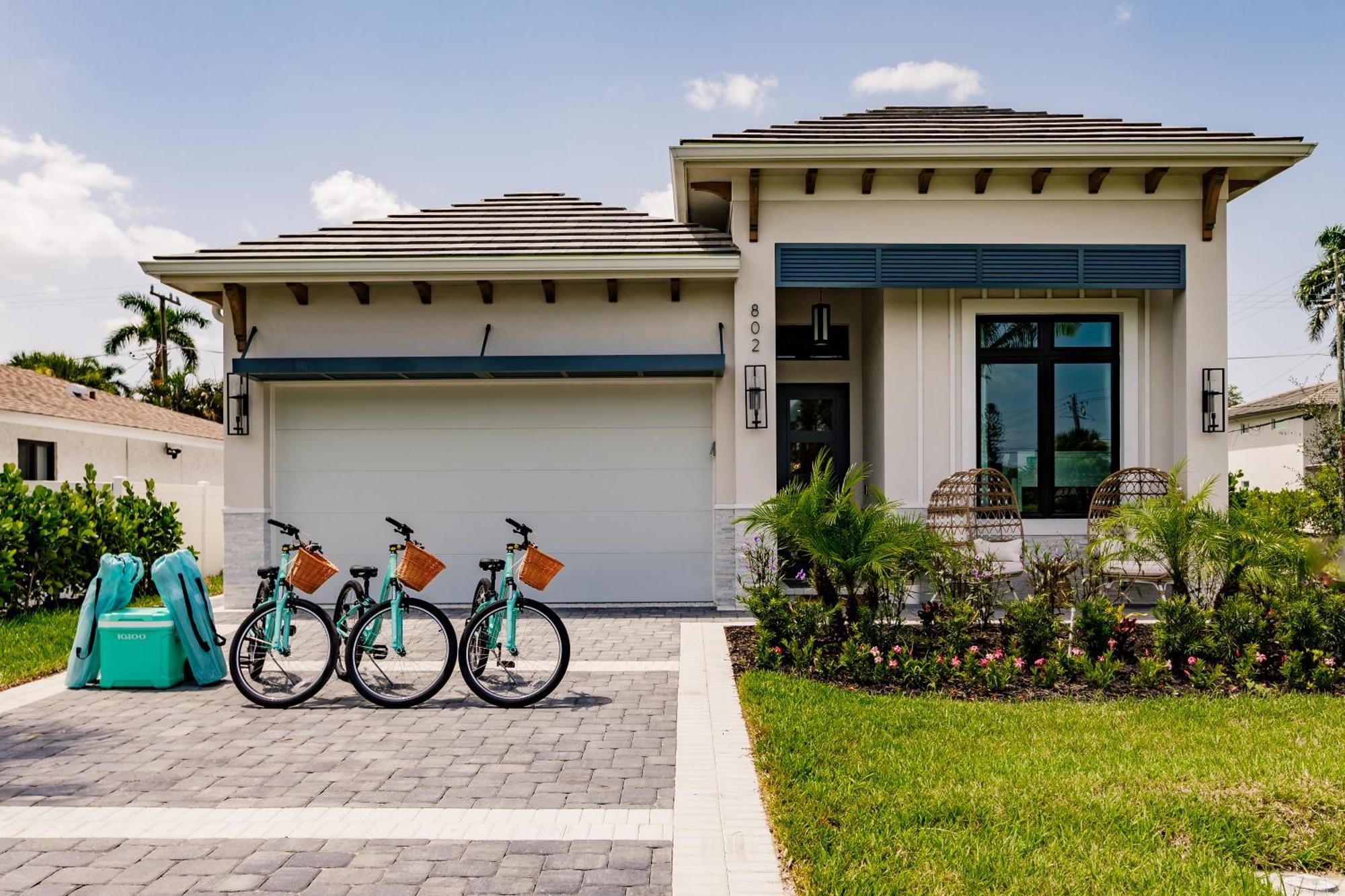 Luxury Orange Blossom Oasis 4-3 Tiki Bar *