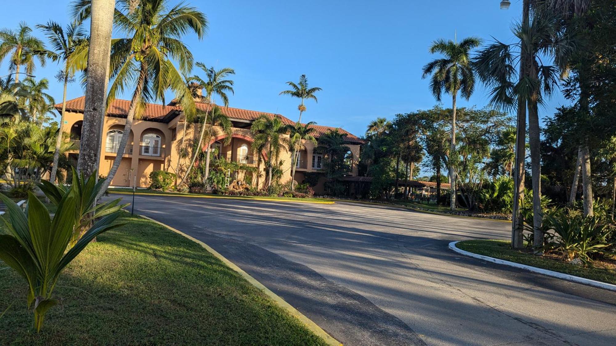 Apartment Marina Getaway On The Water! Naples