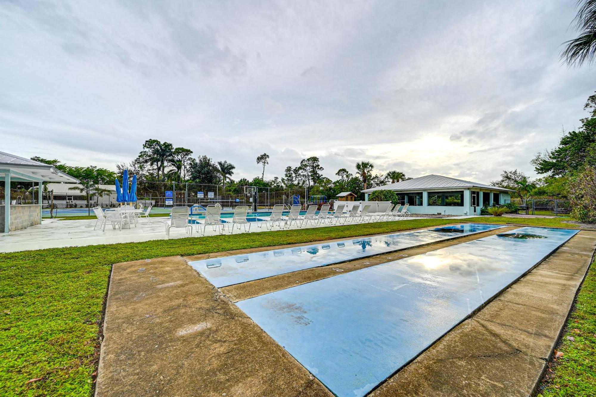 Holiday home With Outdoor Kitchen And Private Pool!