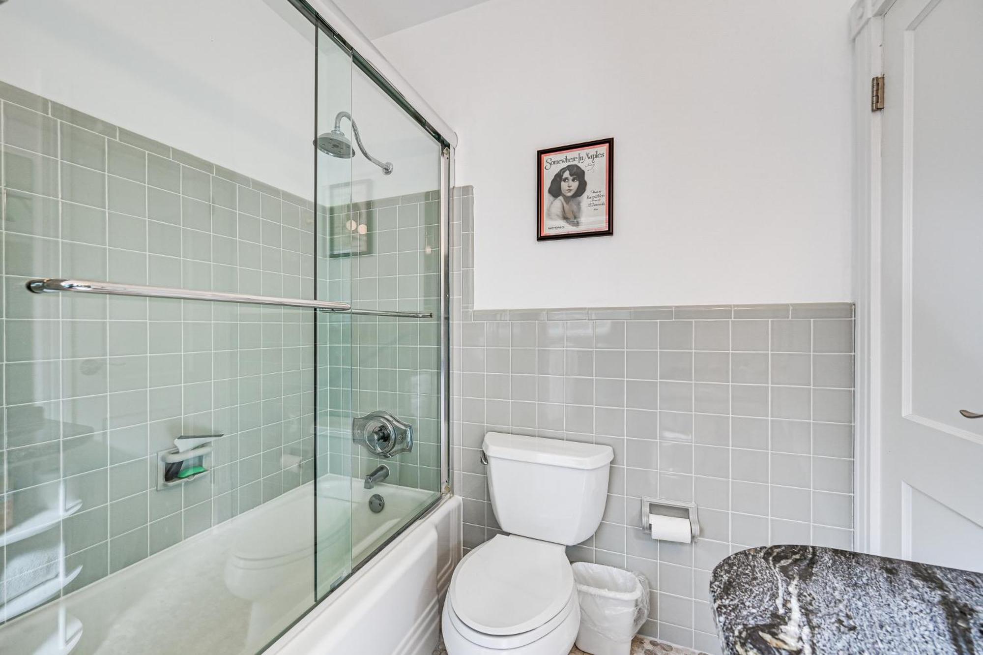 1 Block To - With Pool In Old Naples! Holiday home