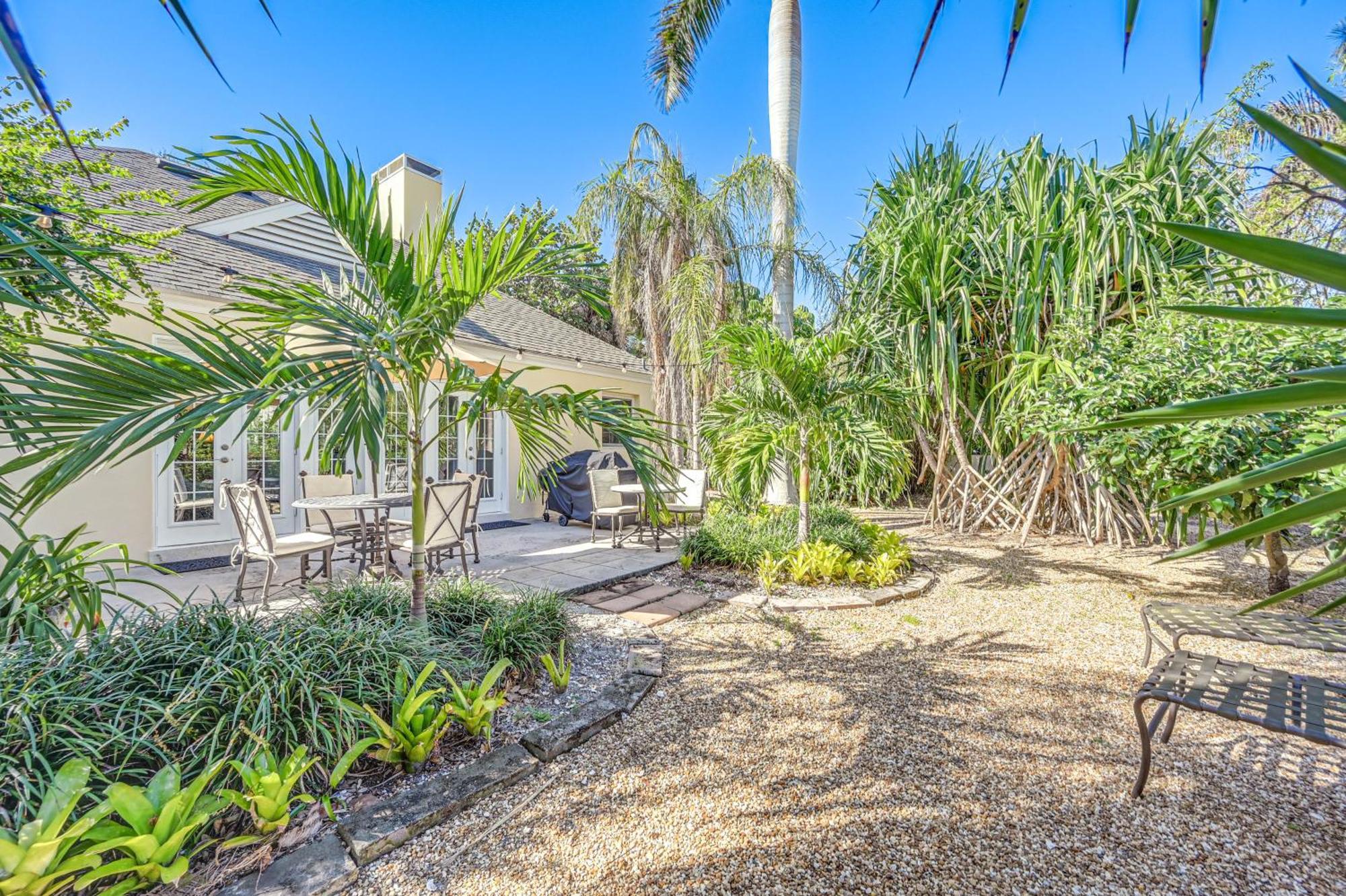 1 Block To - With Pool In Old Naples! Naples